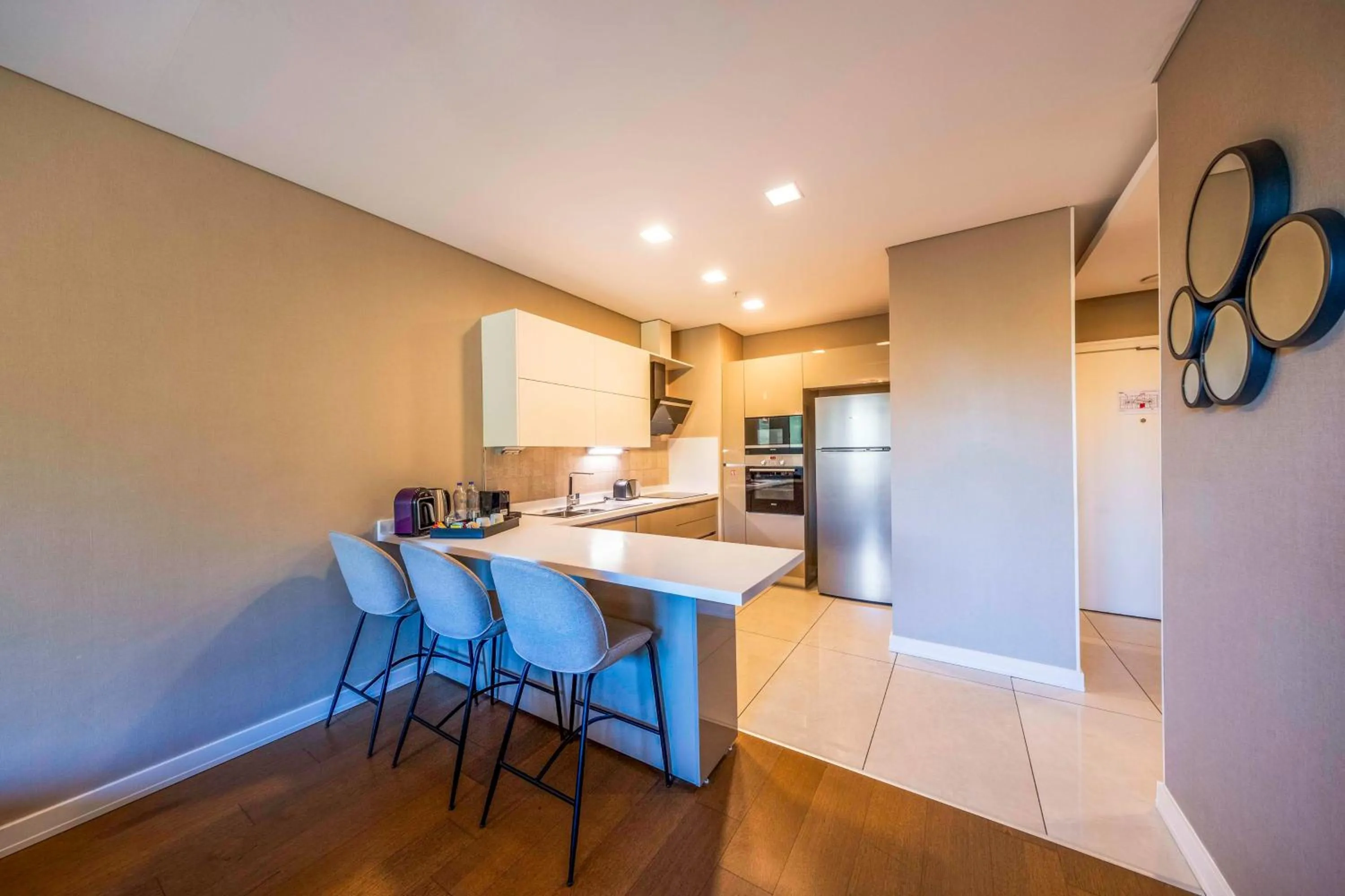 Kitchen or kitchenette in Radisson Residences Vadistanbul