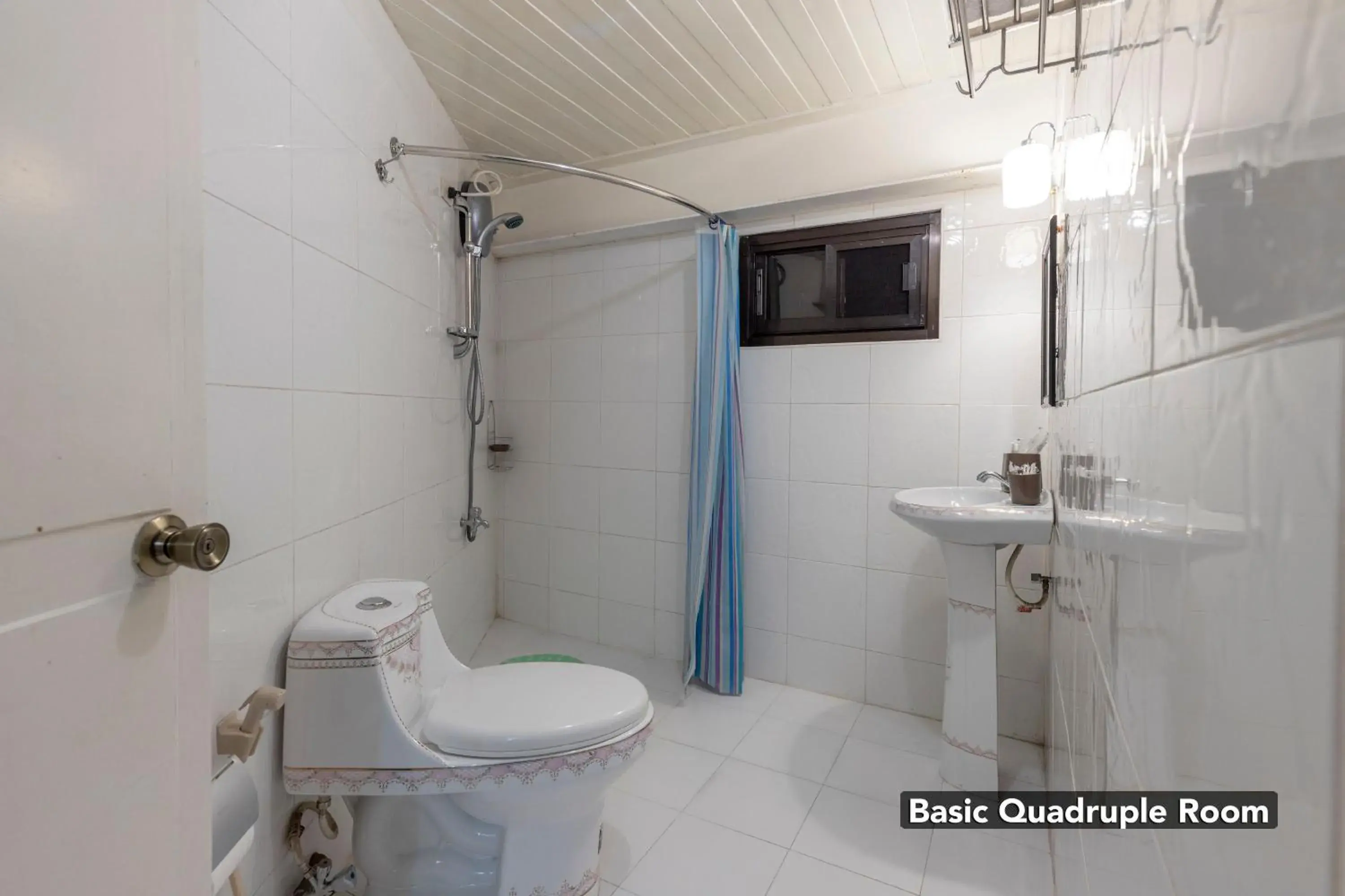 Bathroom in South Drive Baguio Manor