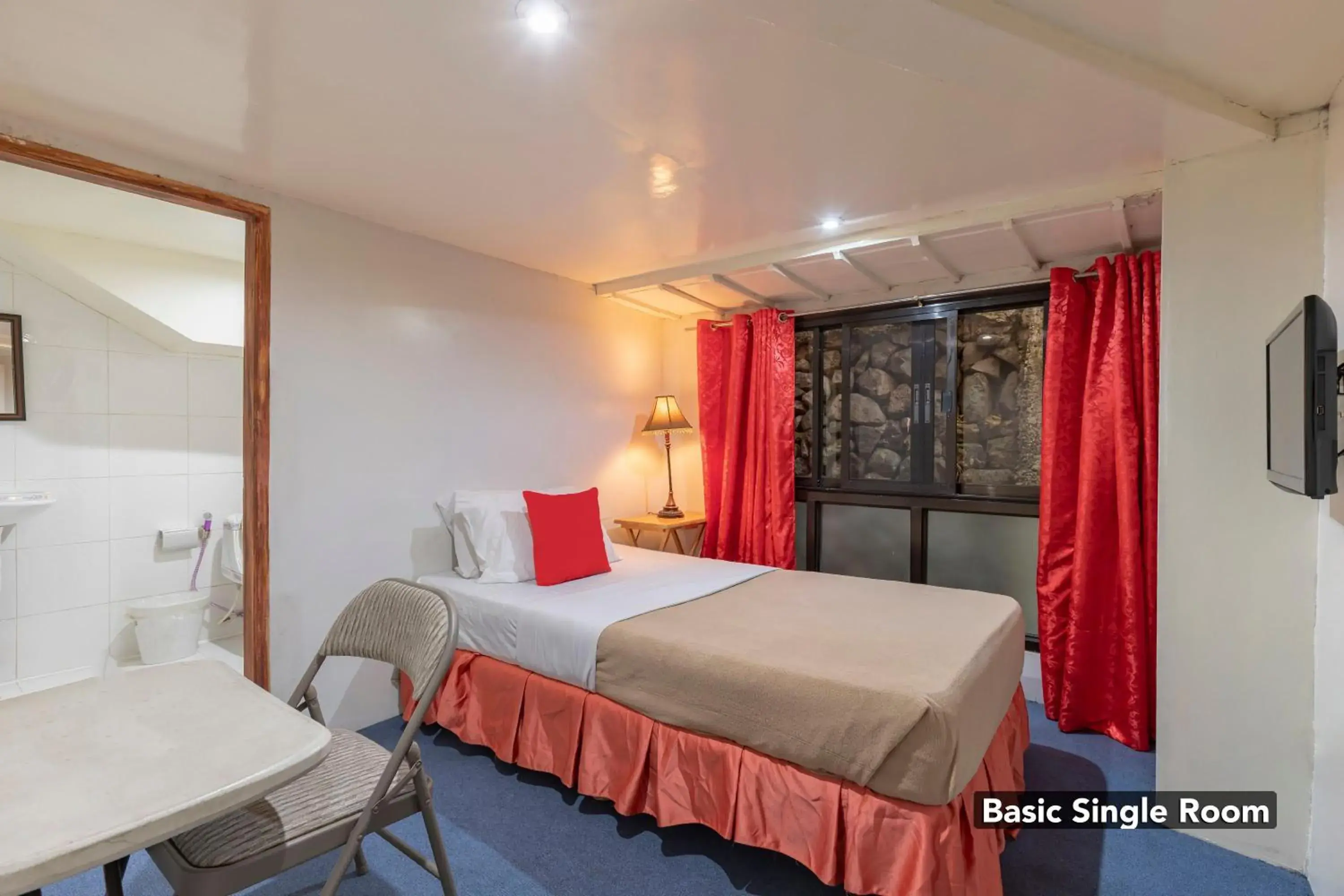 Bedroom in South Drive Baguio Manor