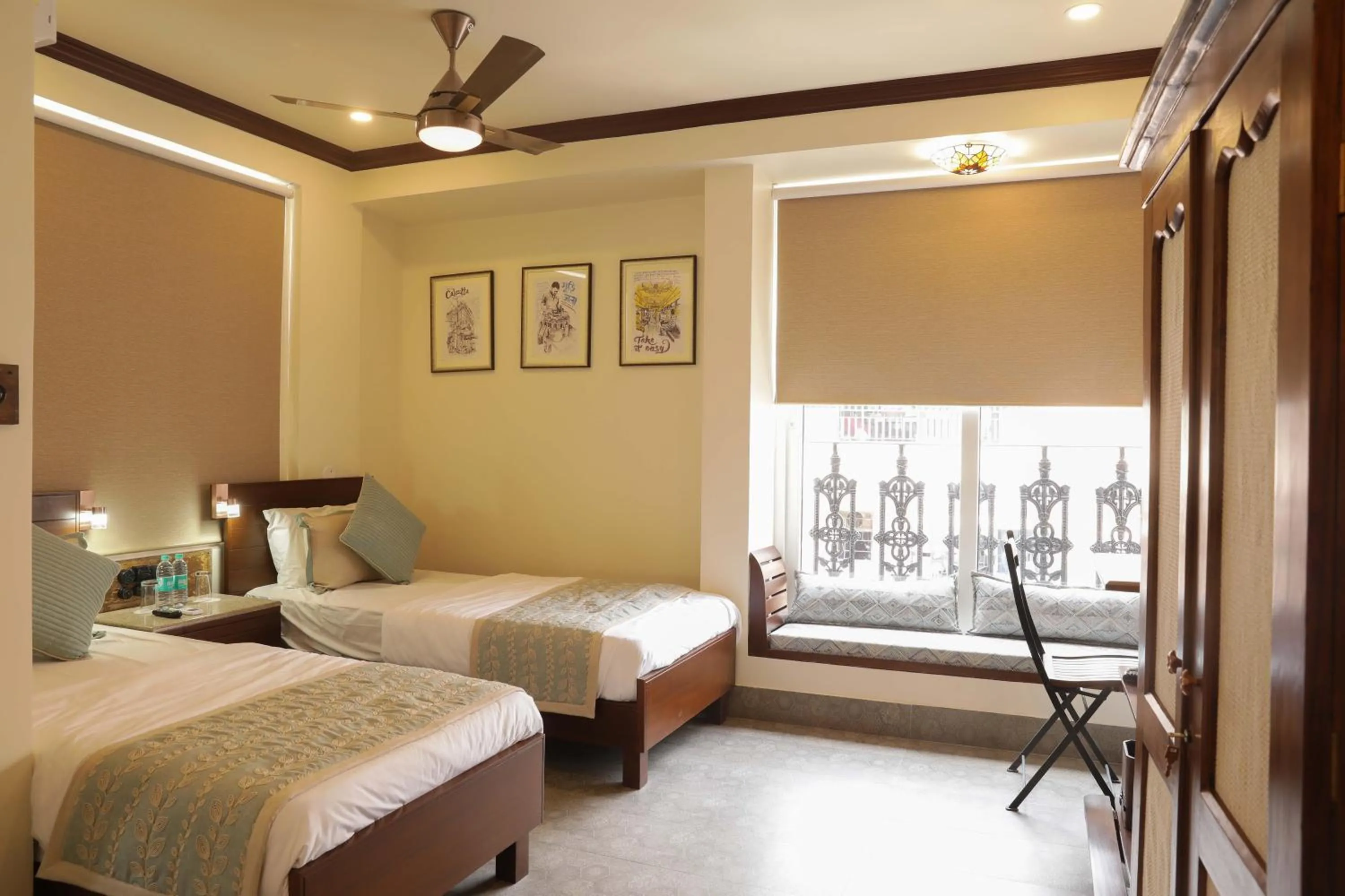 Photo of the whole room, Bed in The Mandeville
