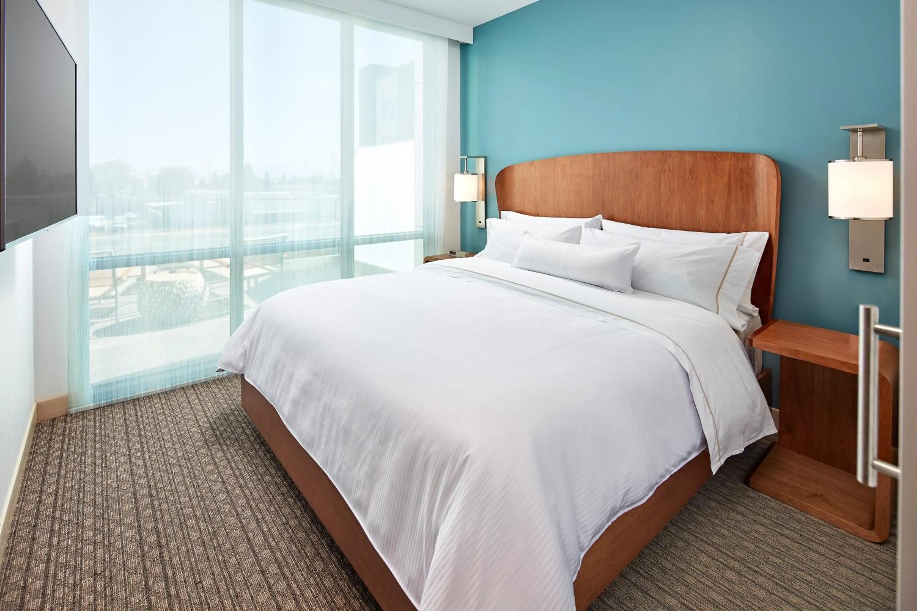 Photo of the whole room, Bed in Element Santa Clara