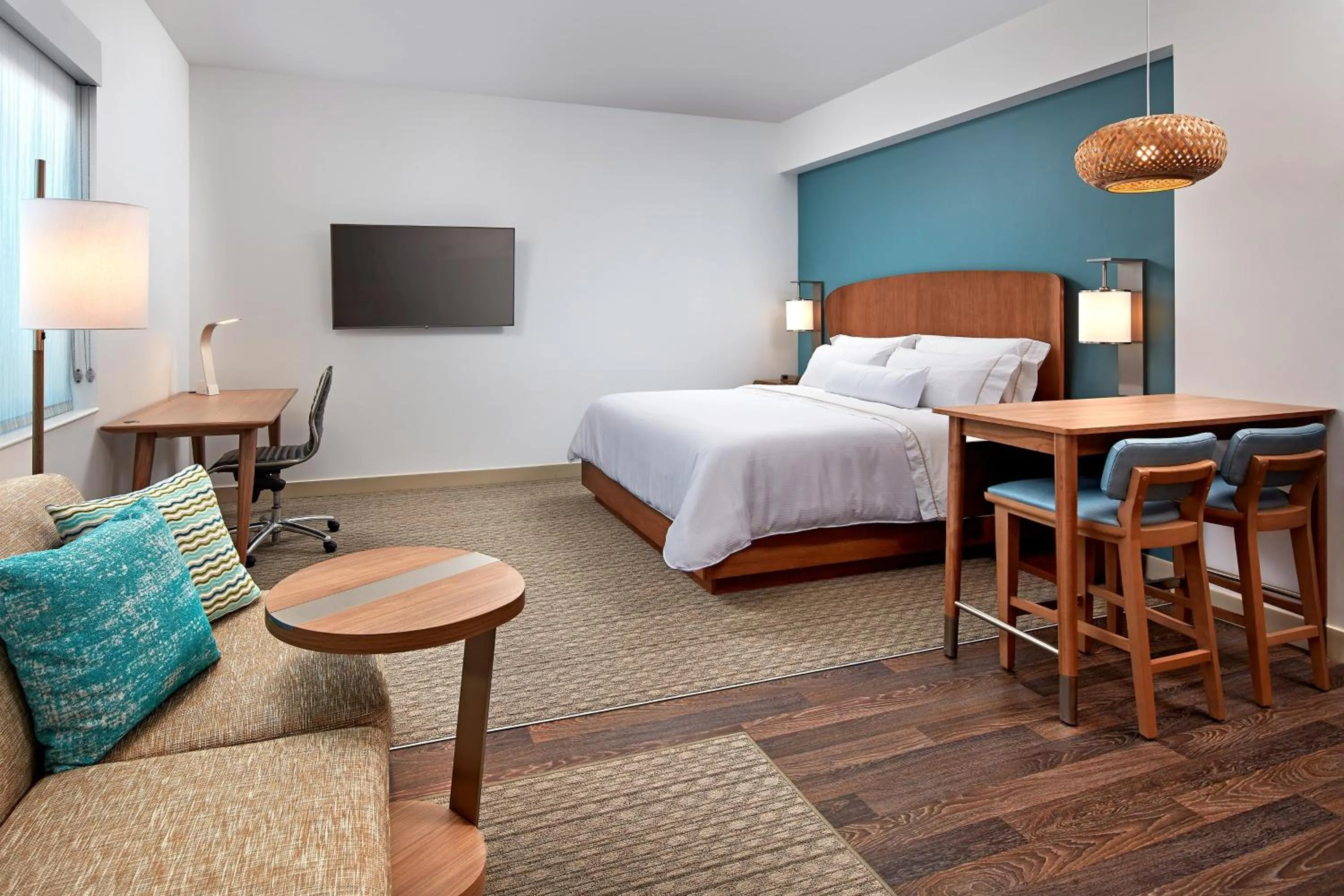 Photo of the whole room, Bed in Element Santa Clara