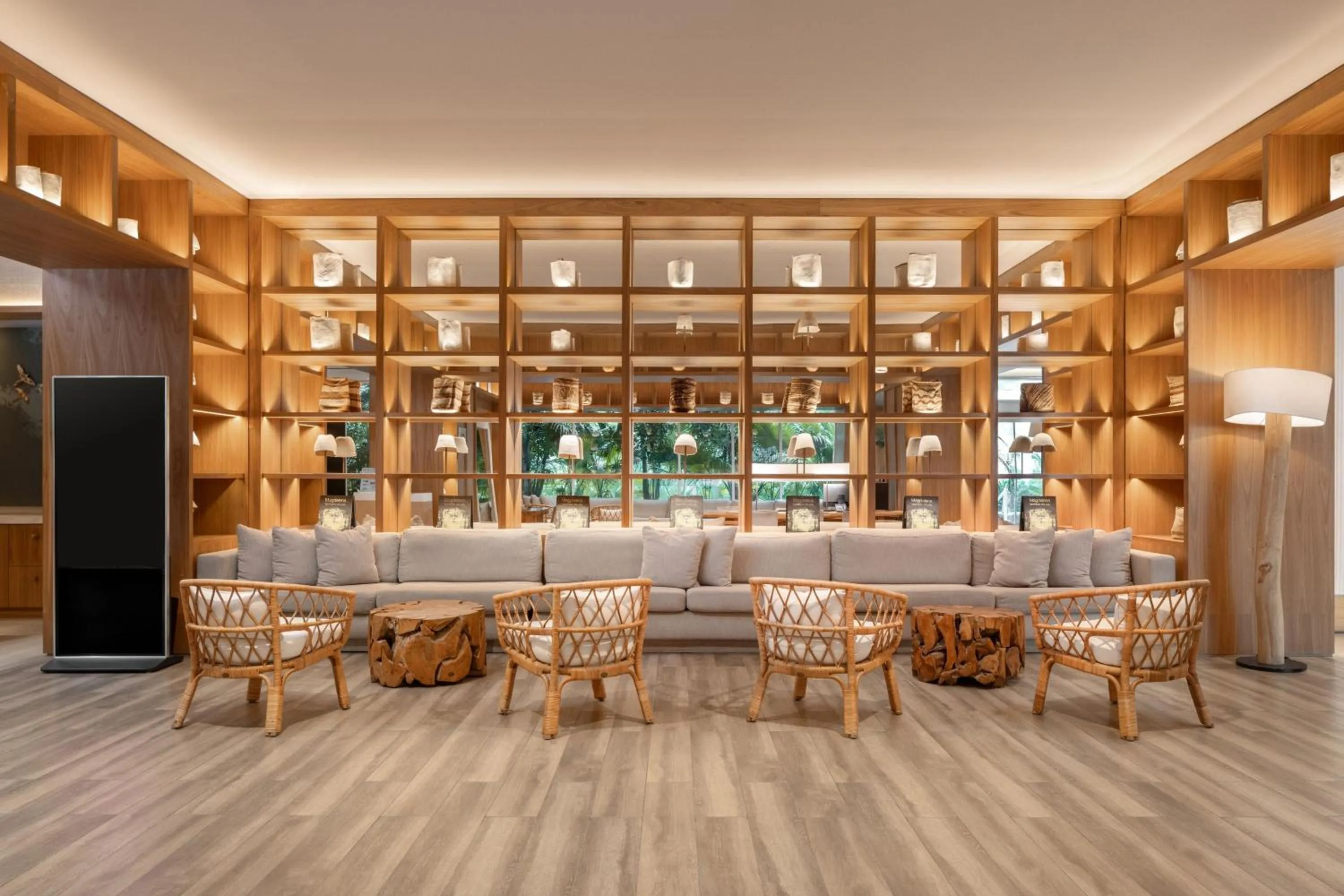 Lounge or bar in Santa Marta Marriott Resort Playa Dormida