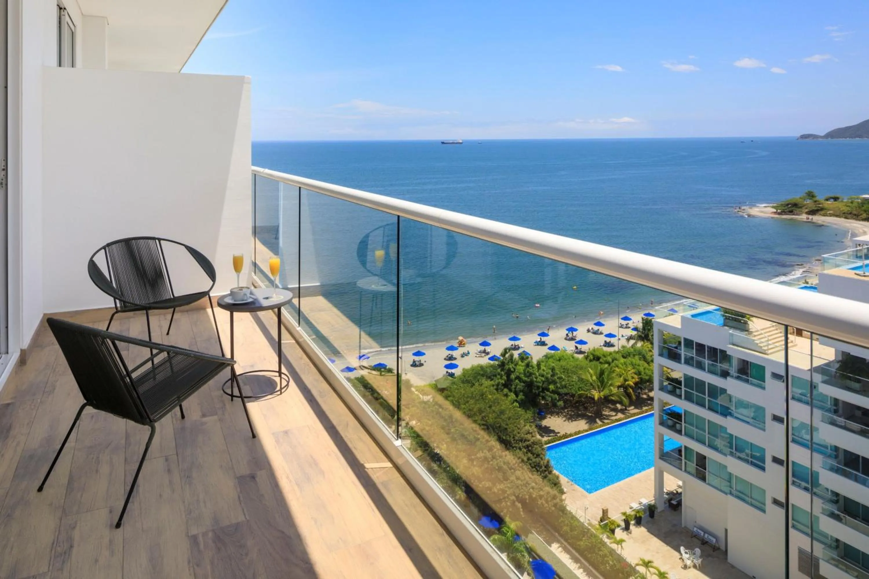 Swimming pool in Santa Marta Marriott Resort Playa Dormida