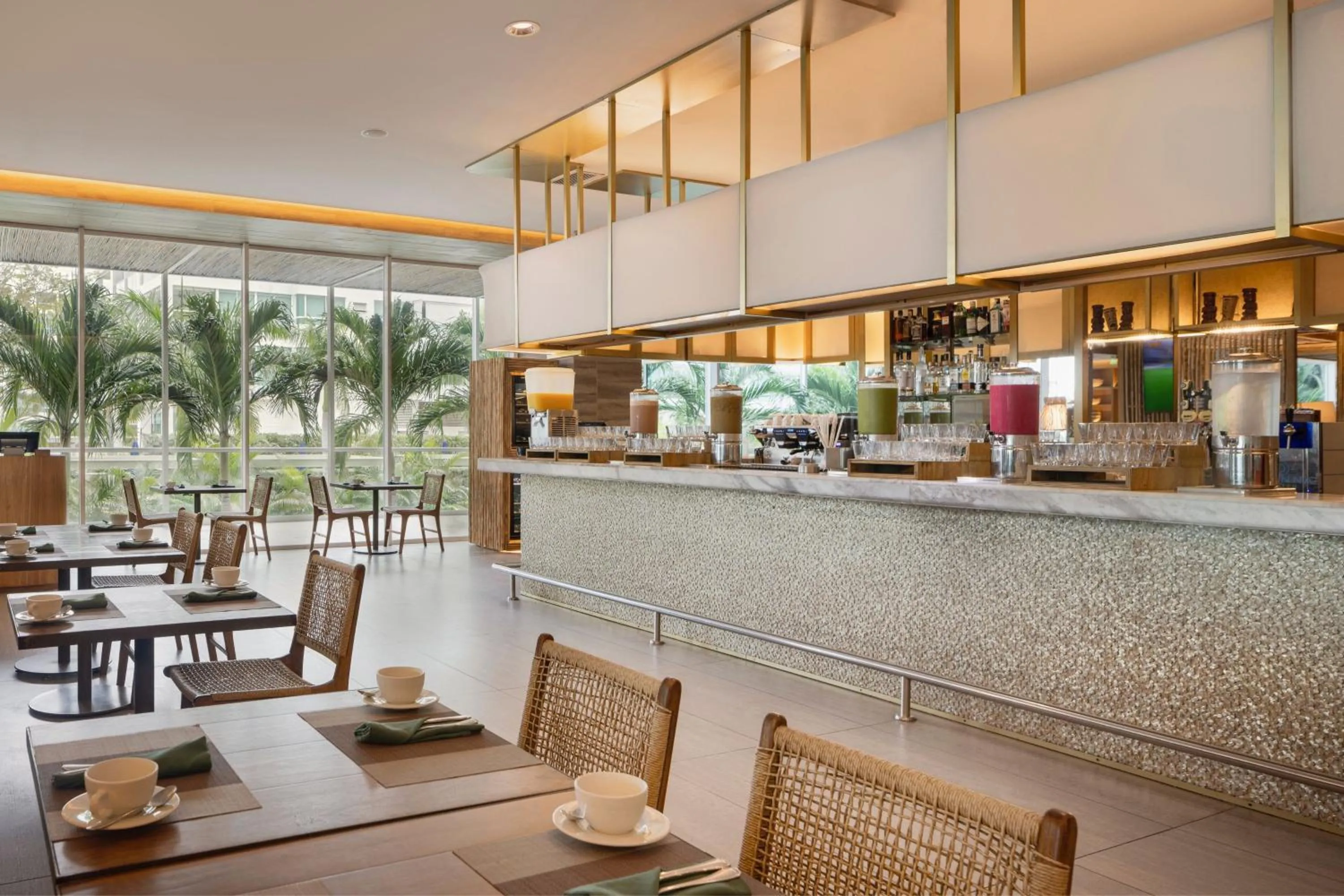 Lounge or bar in Santa Marta Marriott Resort Playa Dormida