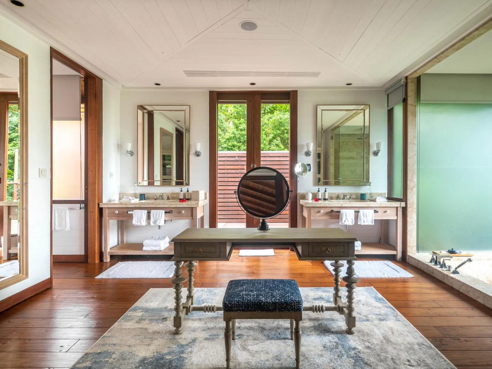 Toilet in Four Seasons Resort Seychelles