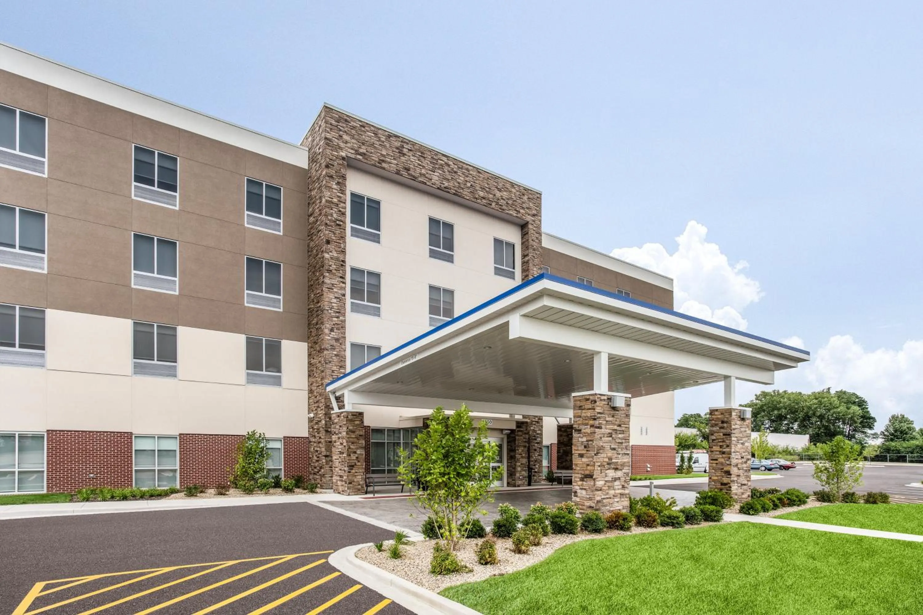 Property building in Holiday Inn Express & Suites - Ottawa, an IHG Hotel