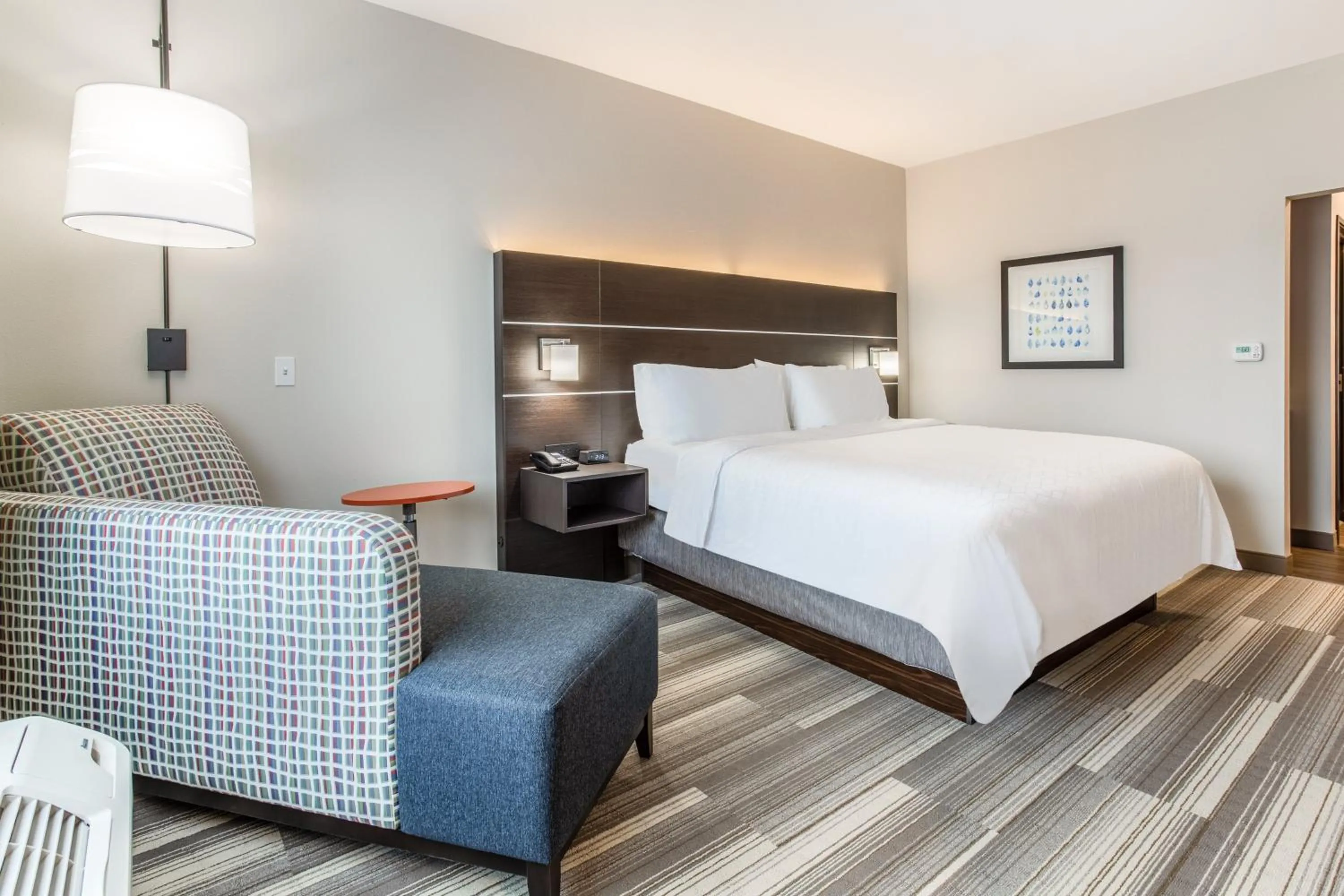 Photo of the whole room, Bed in Holiday Inn Express & Suites - Ottawa, an IHG Hotel