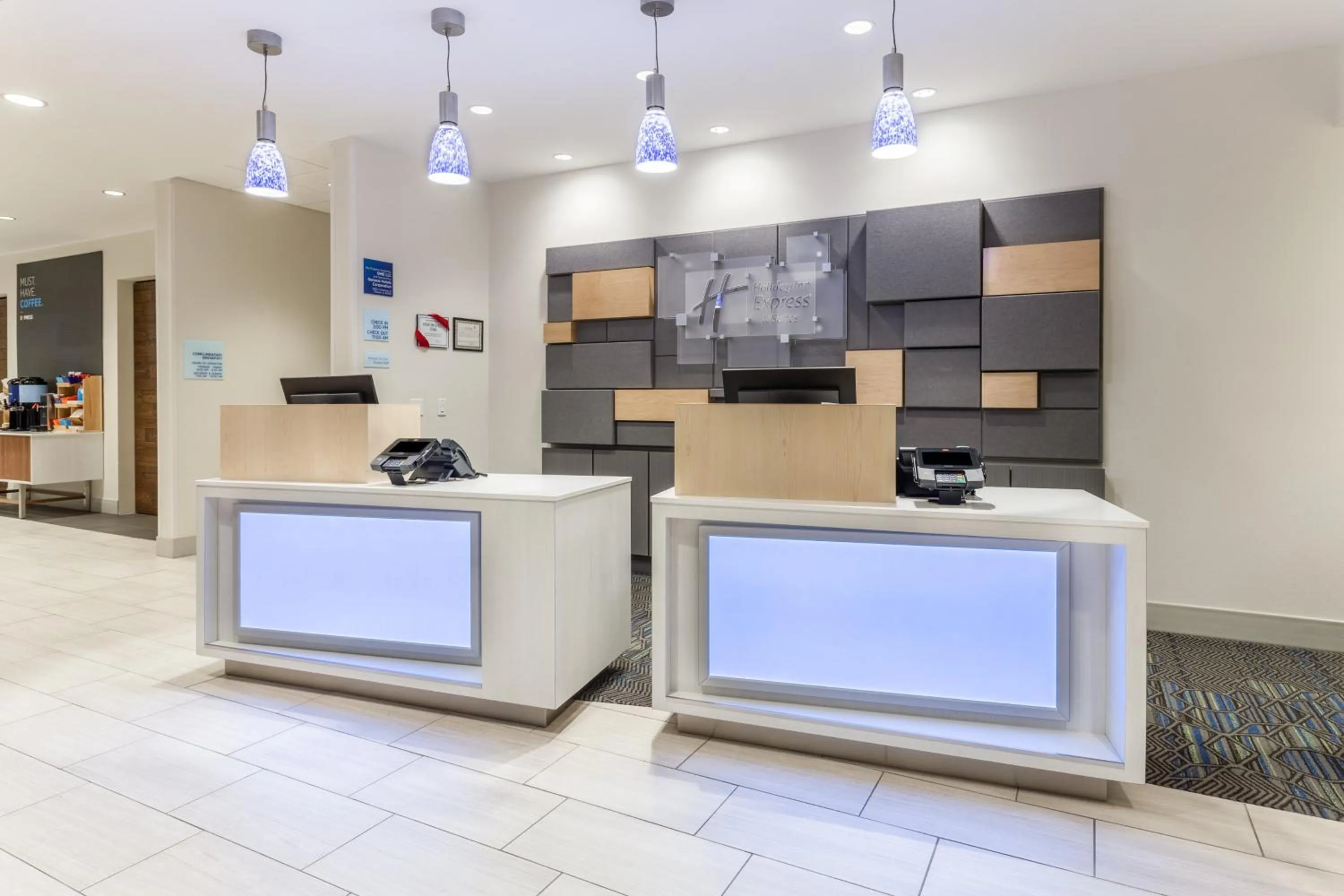 Property building in Holiday Inn Express & Suites - Ottawa, an IHG Hotel