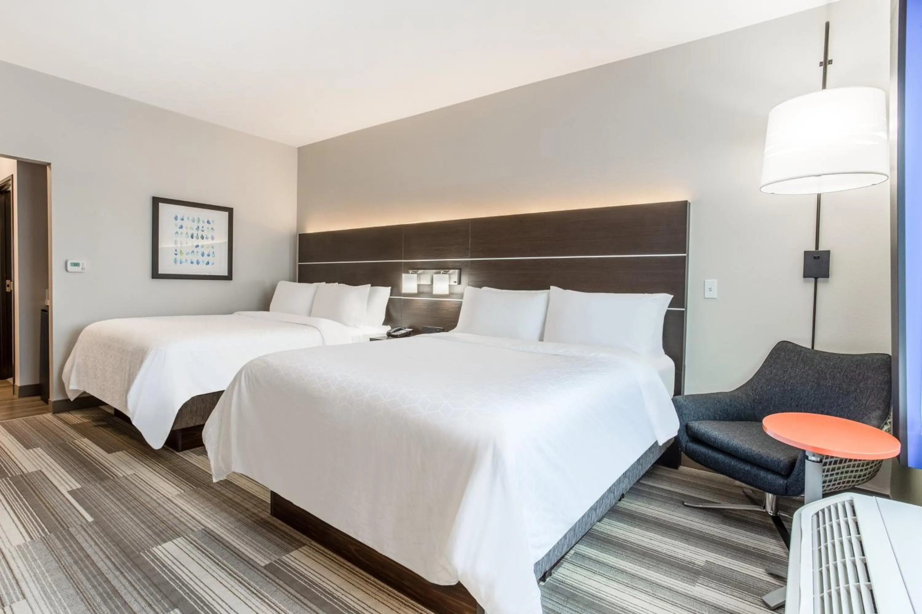 Photo of the whole room, Bed in Holiday Inn Express & Suites - Ottawa, an IHG Hotel