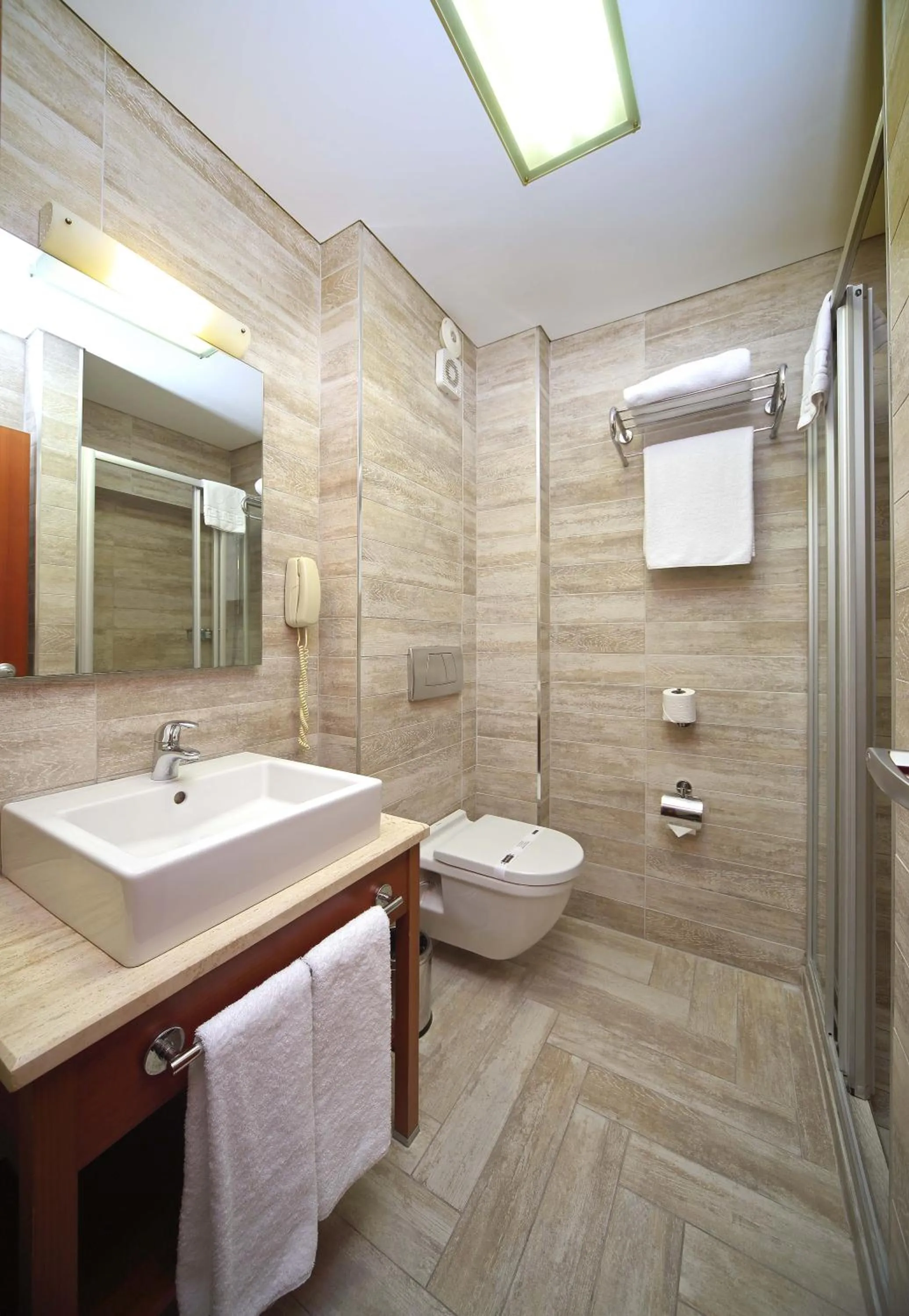 Shower, Bathroom in Hotel Polatdemir