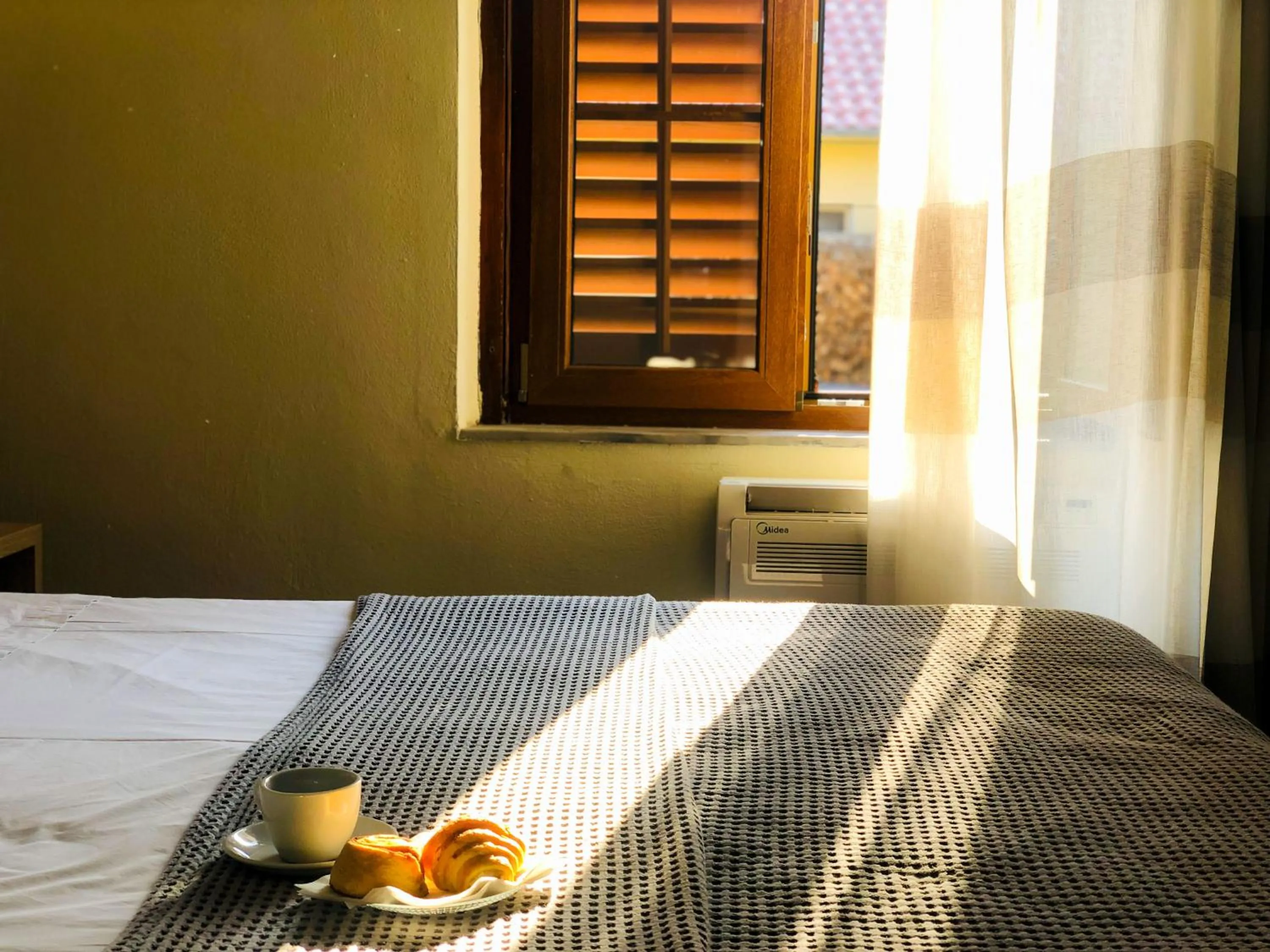 View (from property/room), Bed in Promenade Hotel