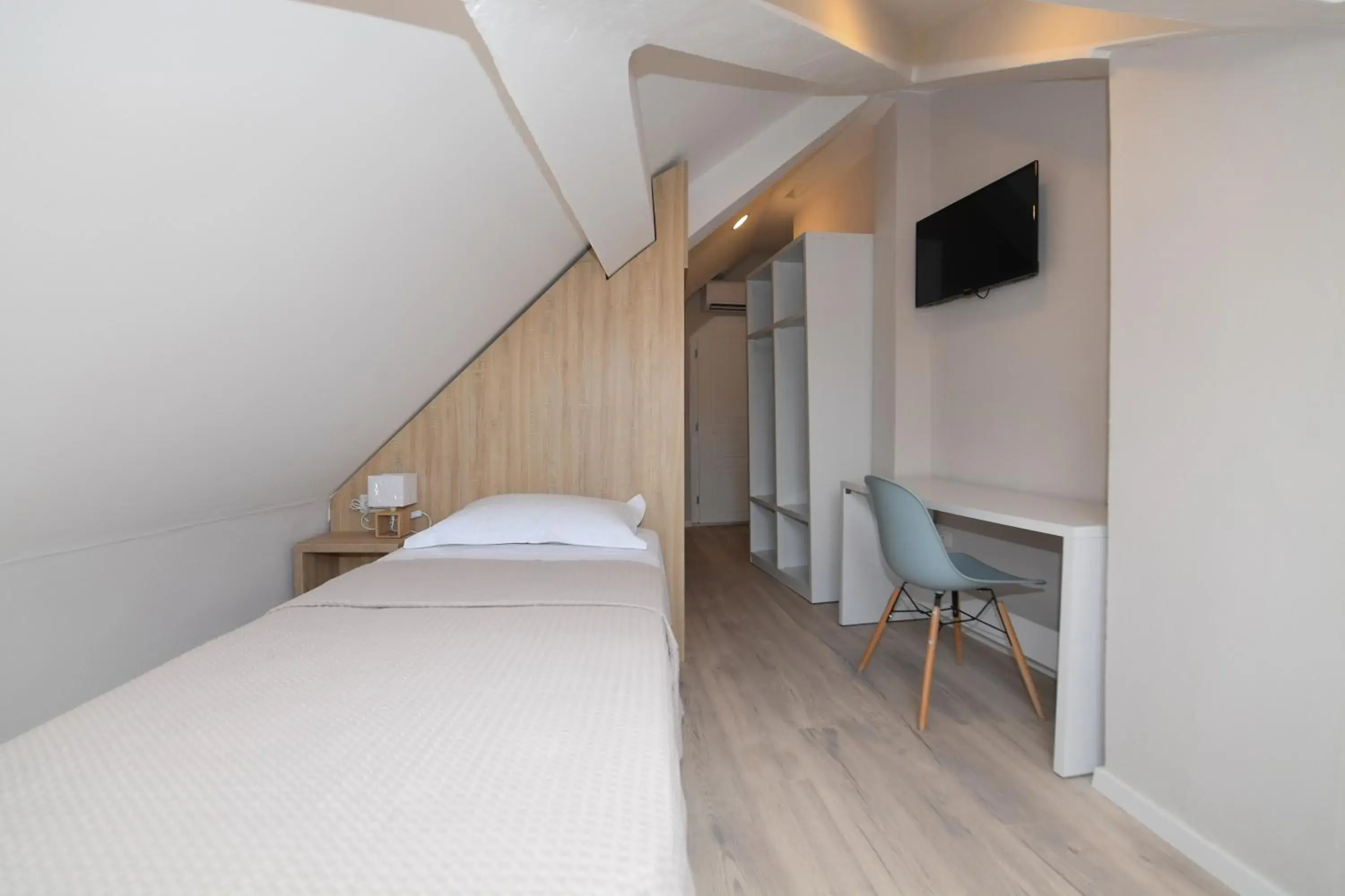 Standard Twin Room - single occupancy in Promenade Hotel Standard Twin Room - single occupancy in Promenade Hotel