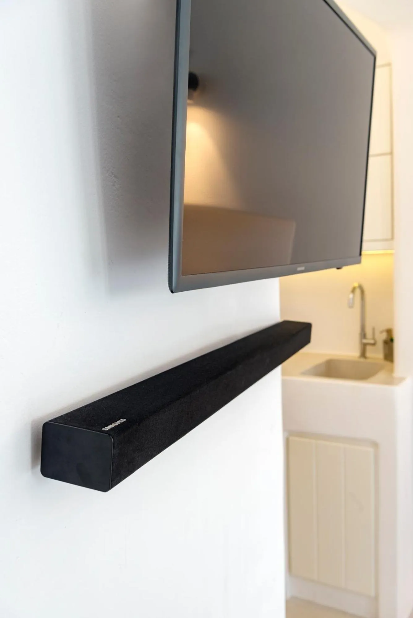 TV and multimedia in Mykonian Mews Luxury Suites