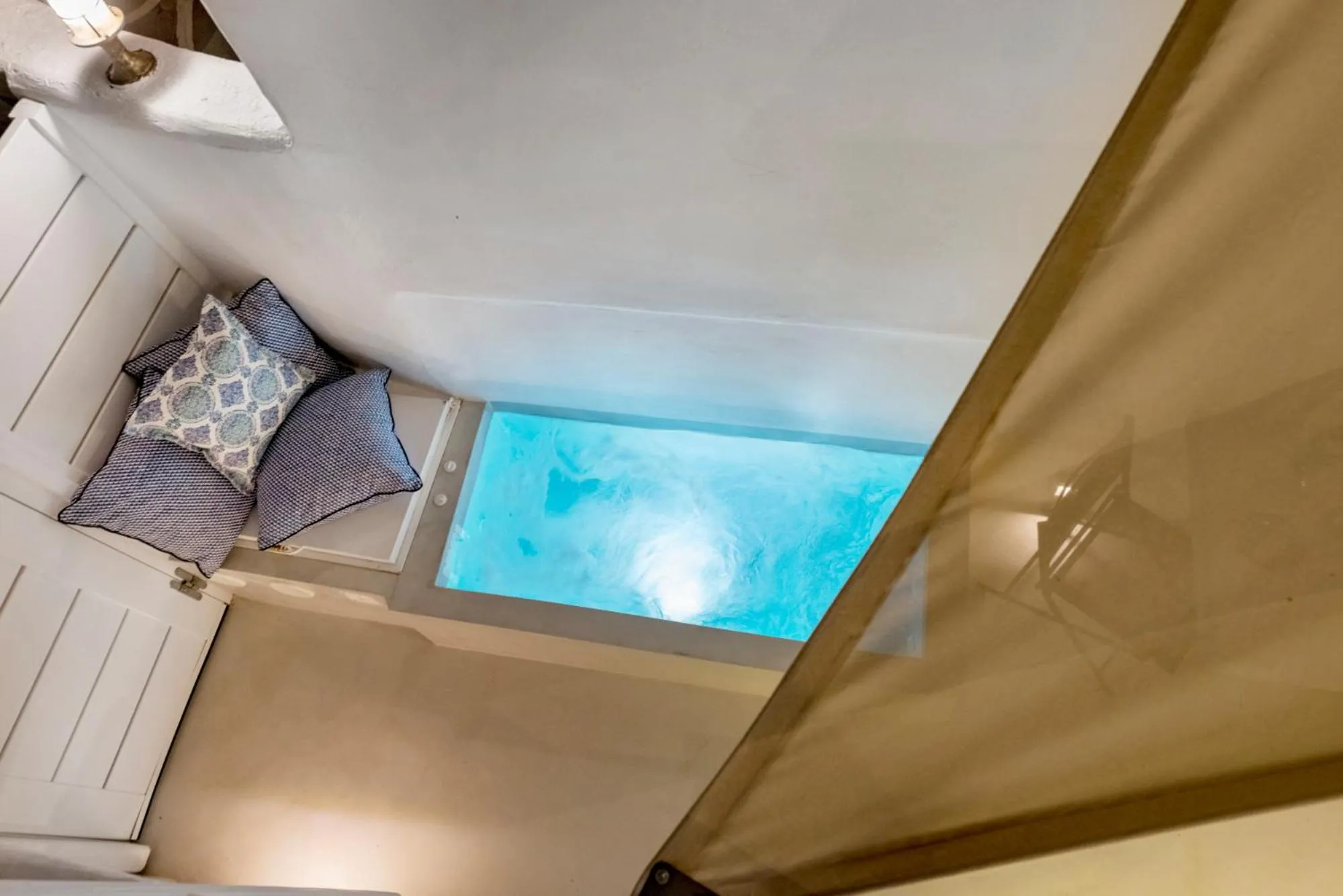 Hot Tub in Mykonian Mews Luxury Suites