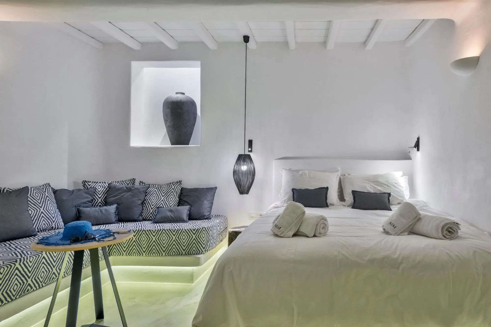 Seating area, Bed in Mykonian Mews Luxury Suites