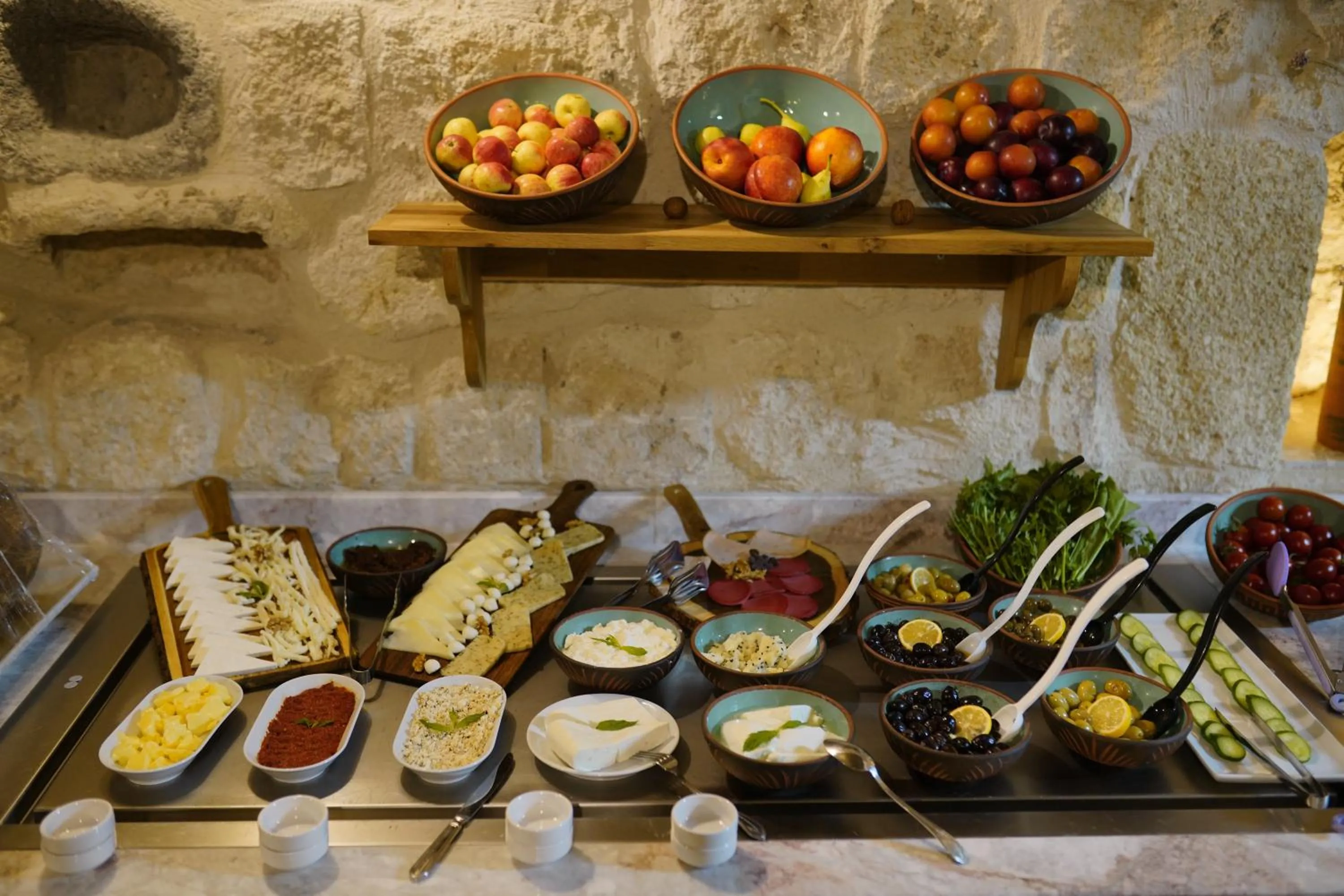 Breakfast in Taru Cave Suites