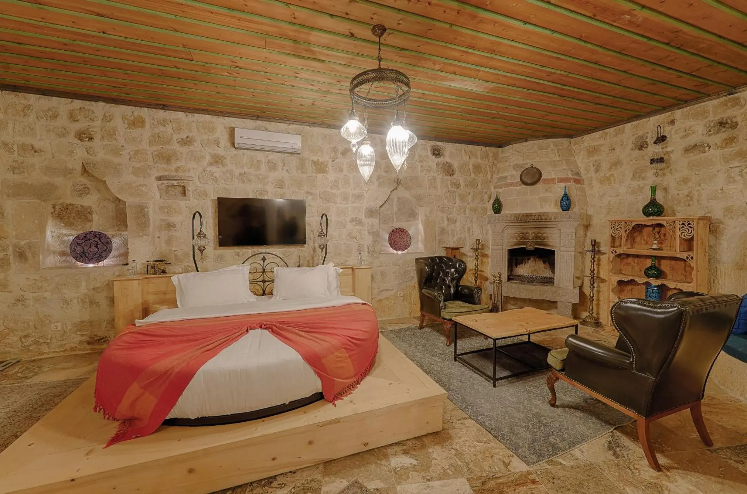 Bed in Taru Cave Suites Bed in Taru Cave Suites