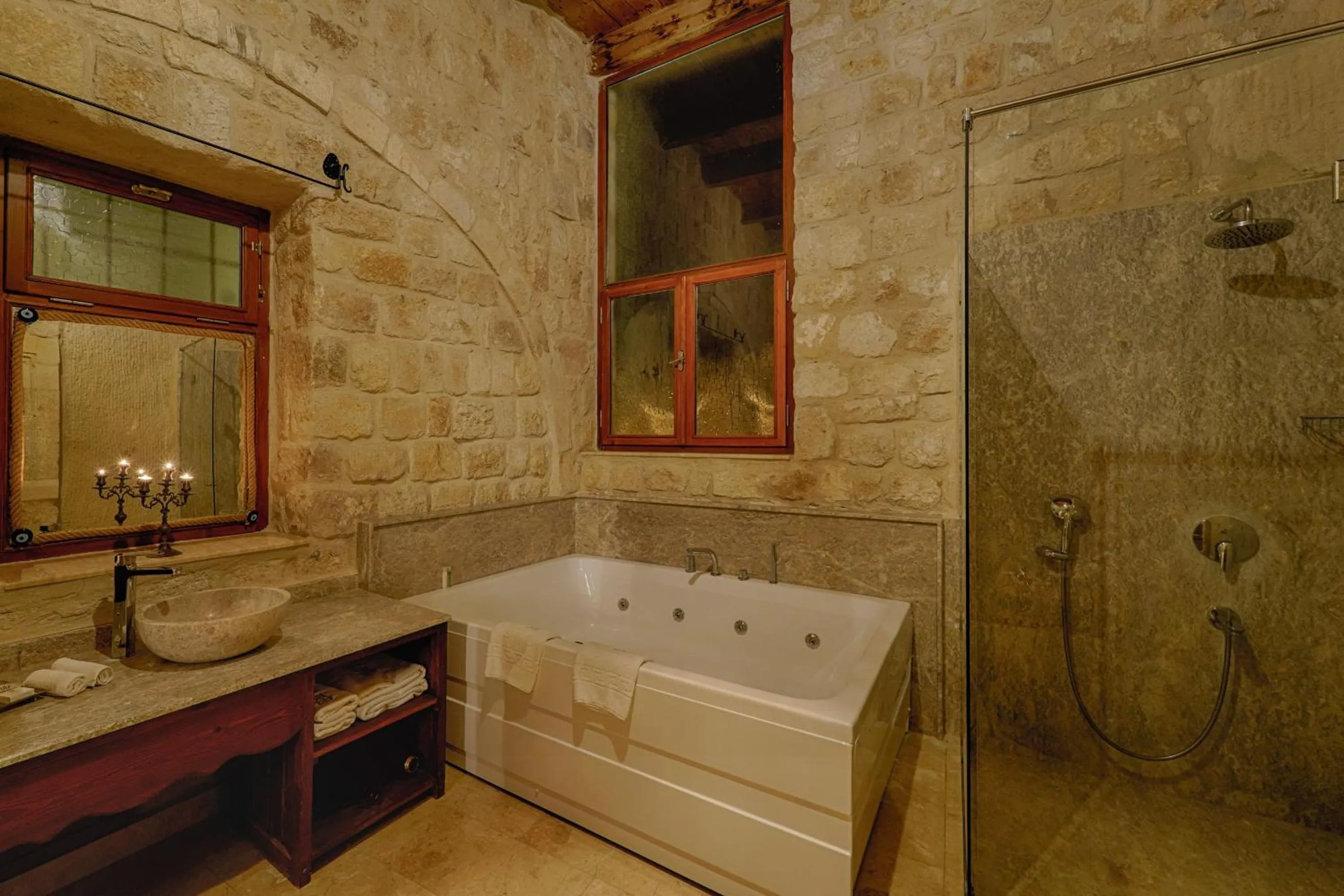 Natural landscape in Taru Cave Suites