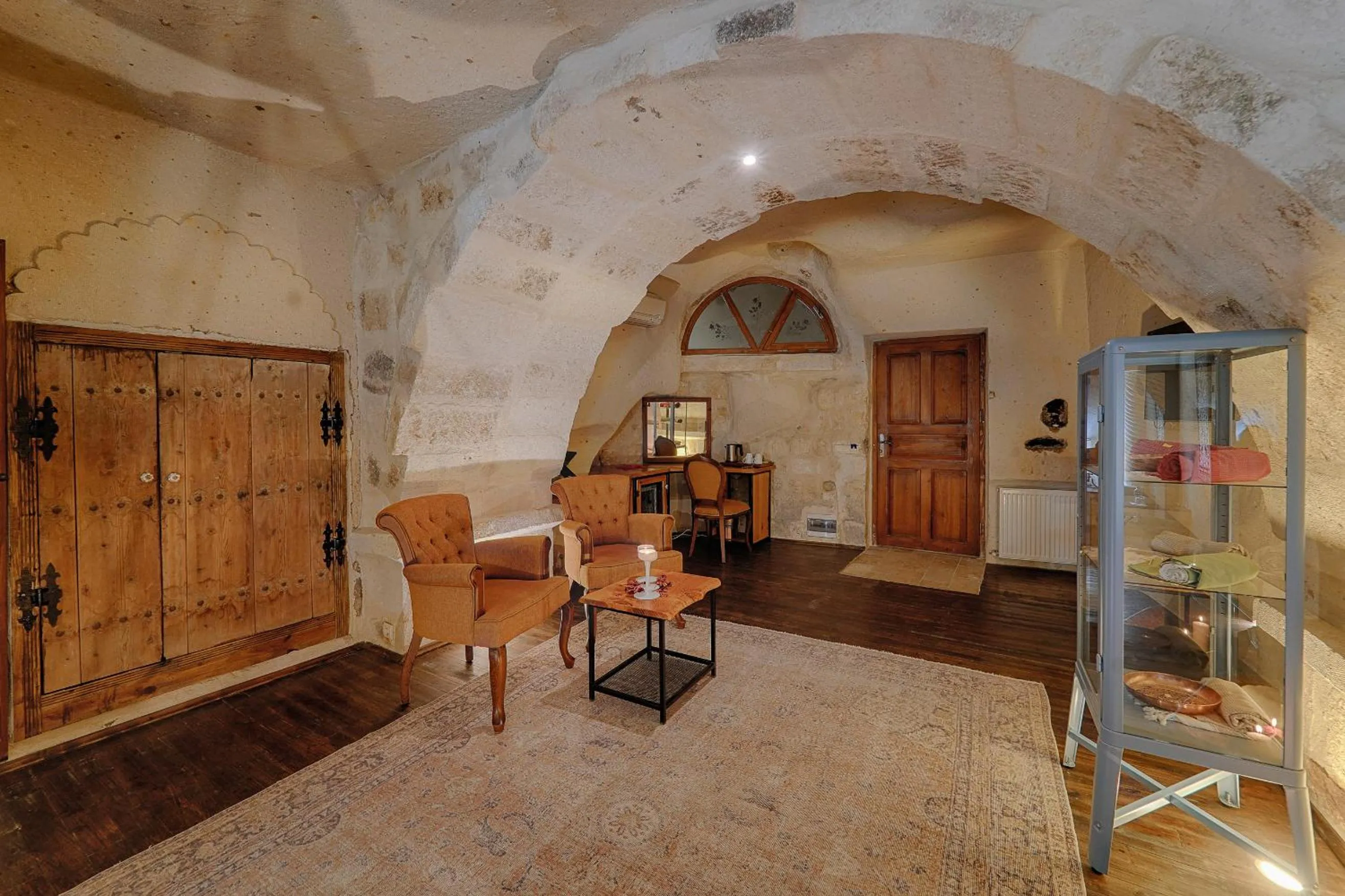 Natural landscape in Taru Cave Suites