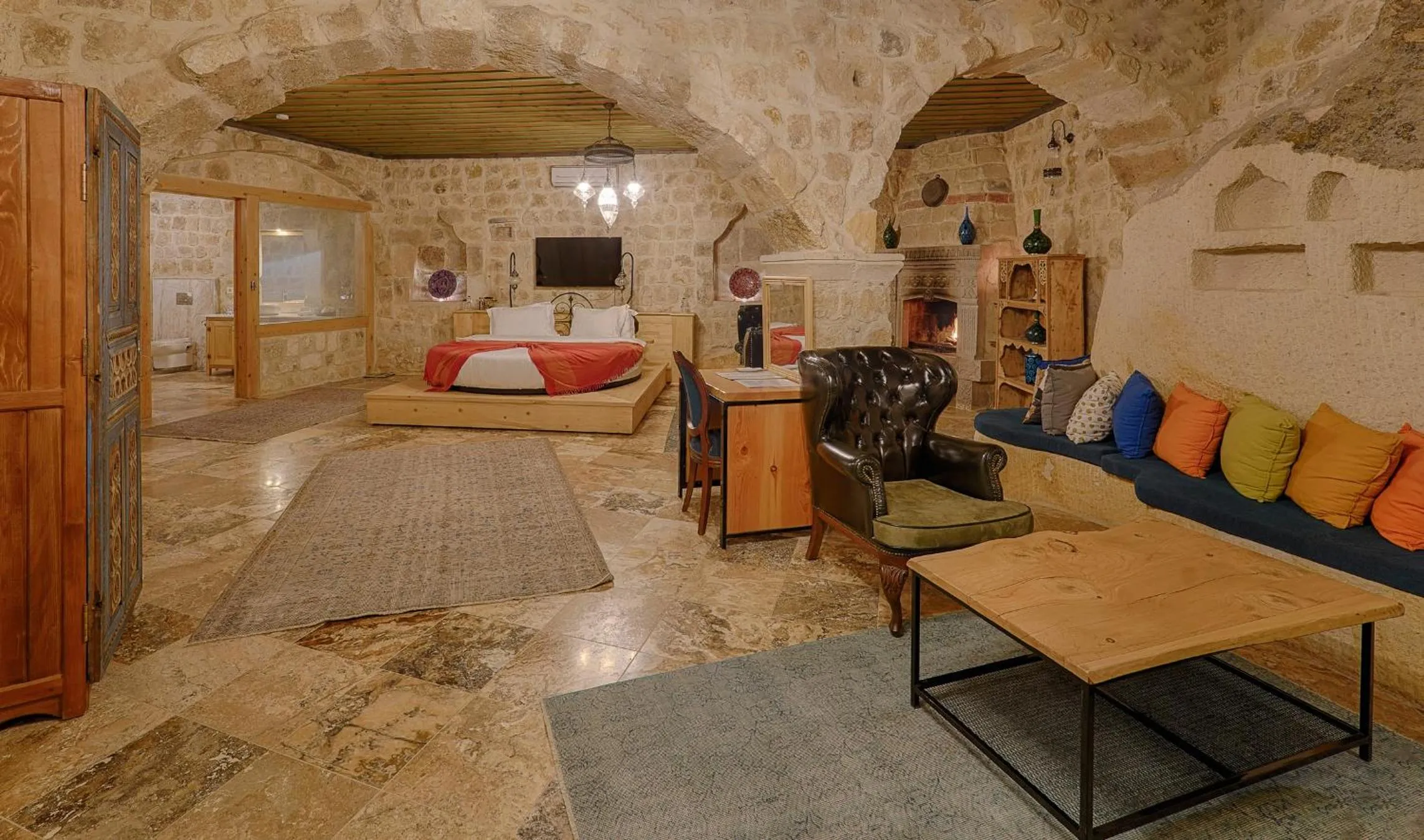 Bed in Taru Cave Suites