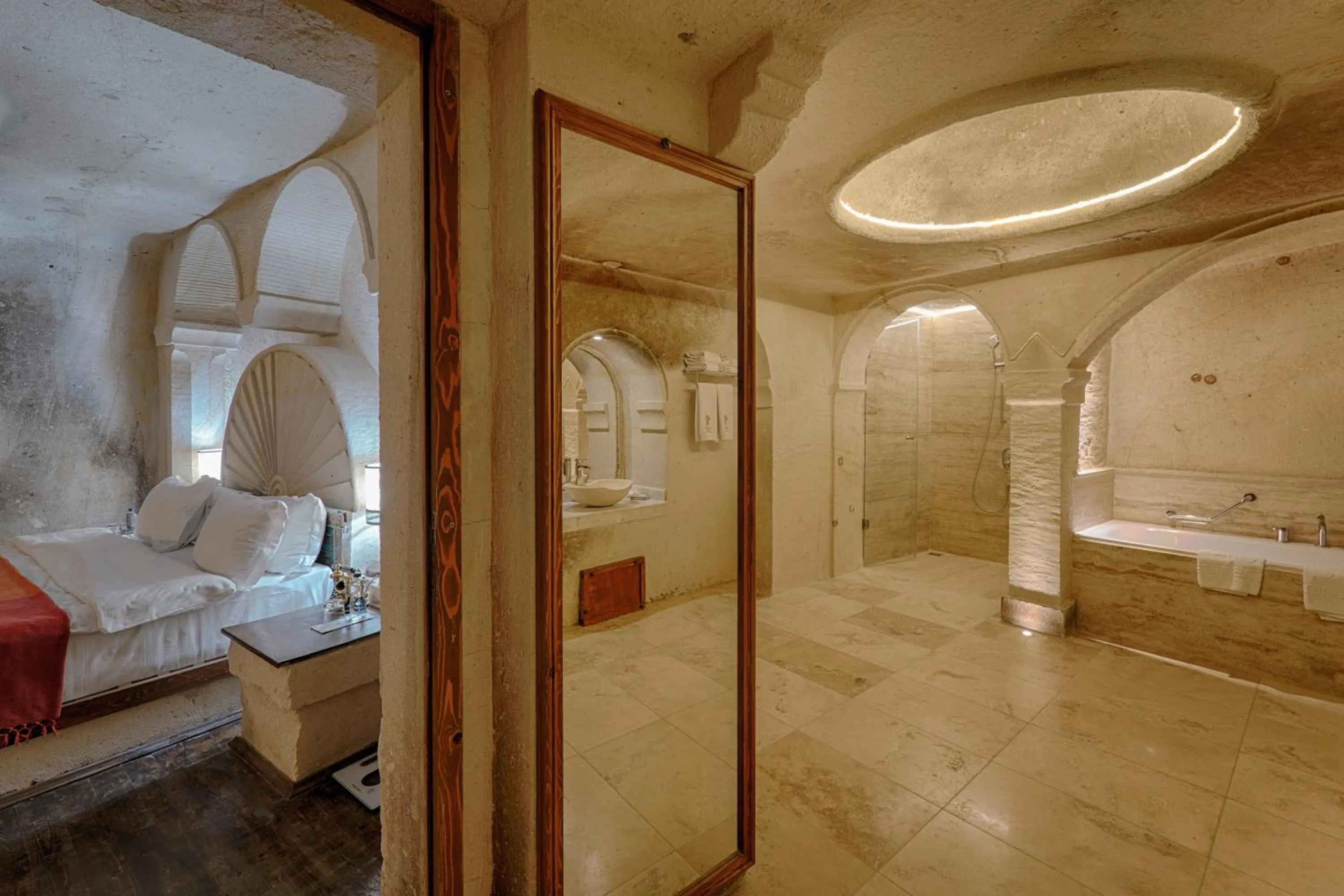 Bathroom in Taru Cave Suites