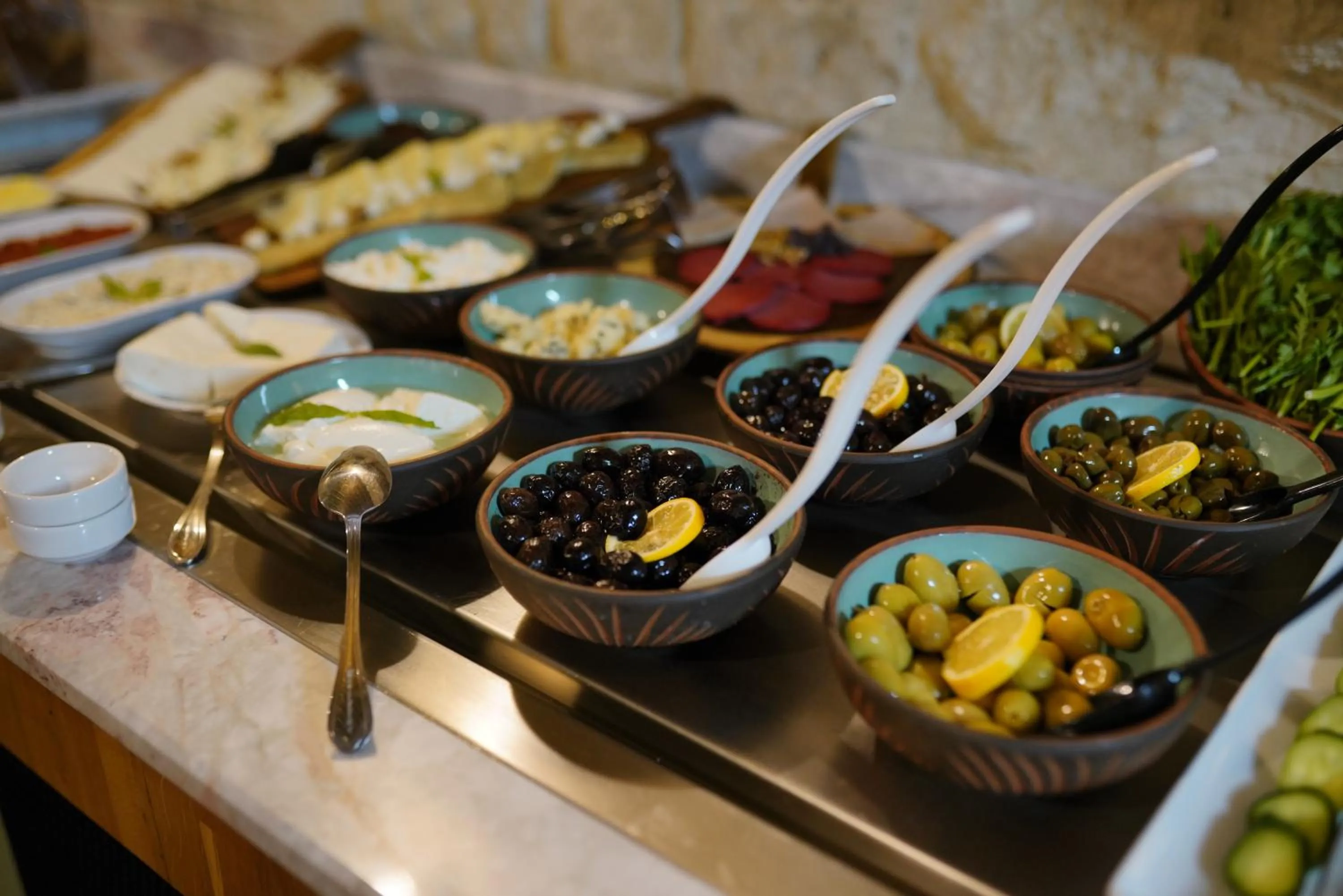 Breakfast in Taru Cave Suites