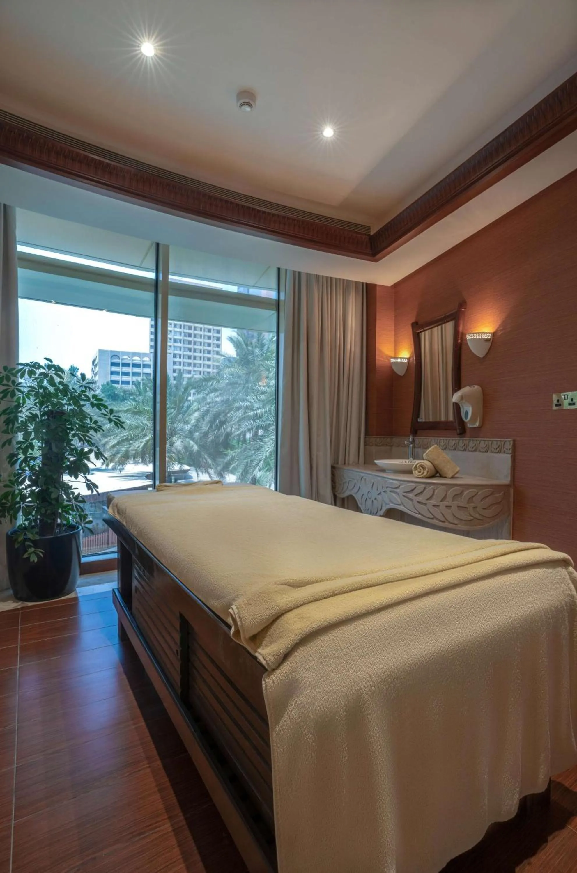 Spa and wellness centre/facilities, Bed in The Diplomat Radisson Blu Hotel Residence & Spa