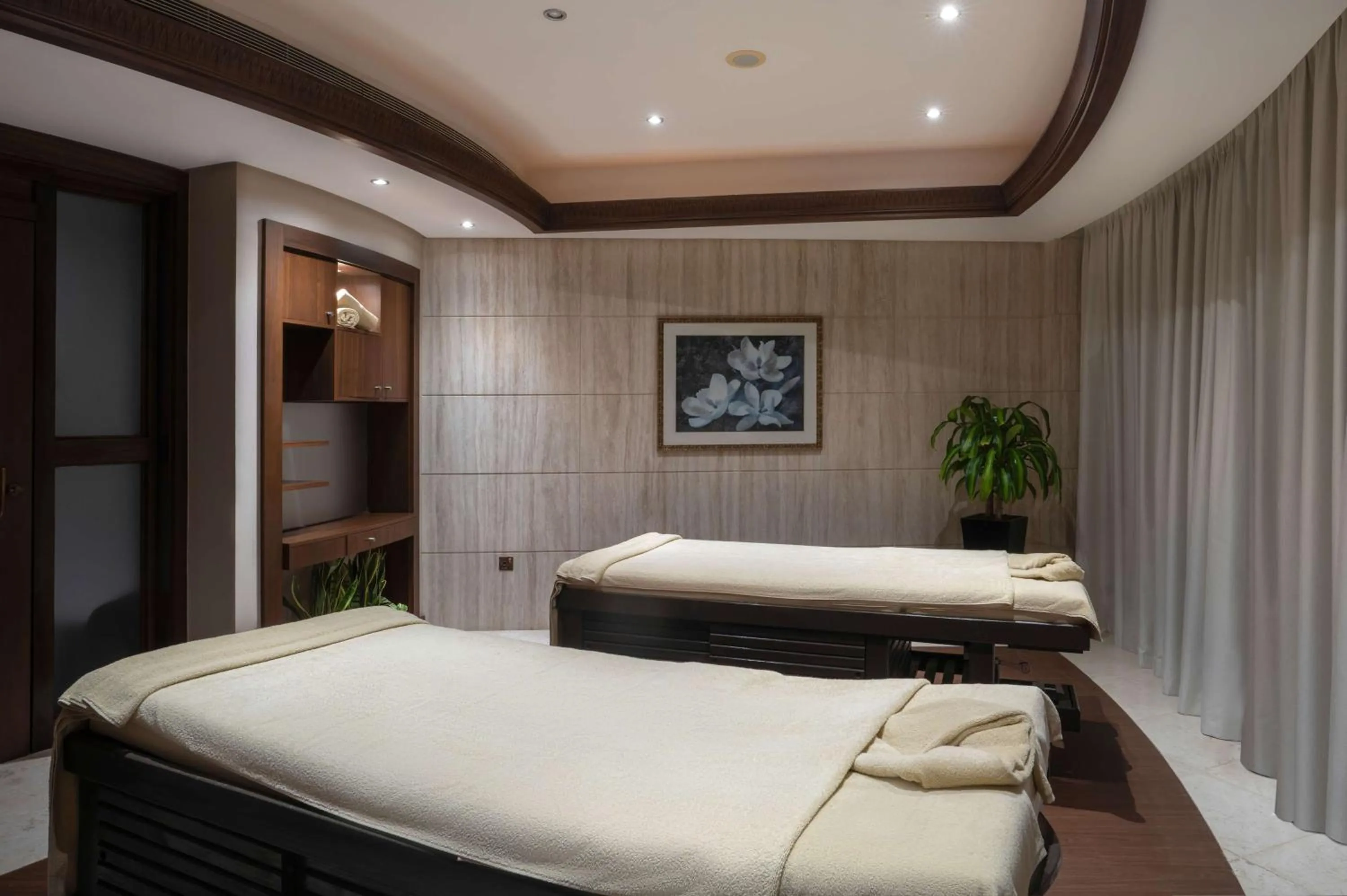 Spa and wellness centre/facilities in The Diplomat Radisson Blu Hotel Residence & Spa