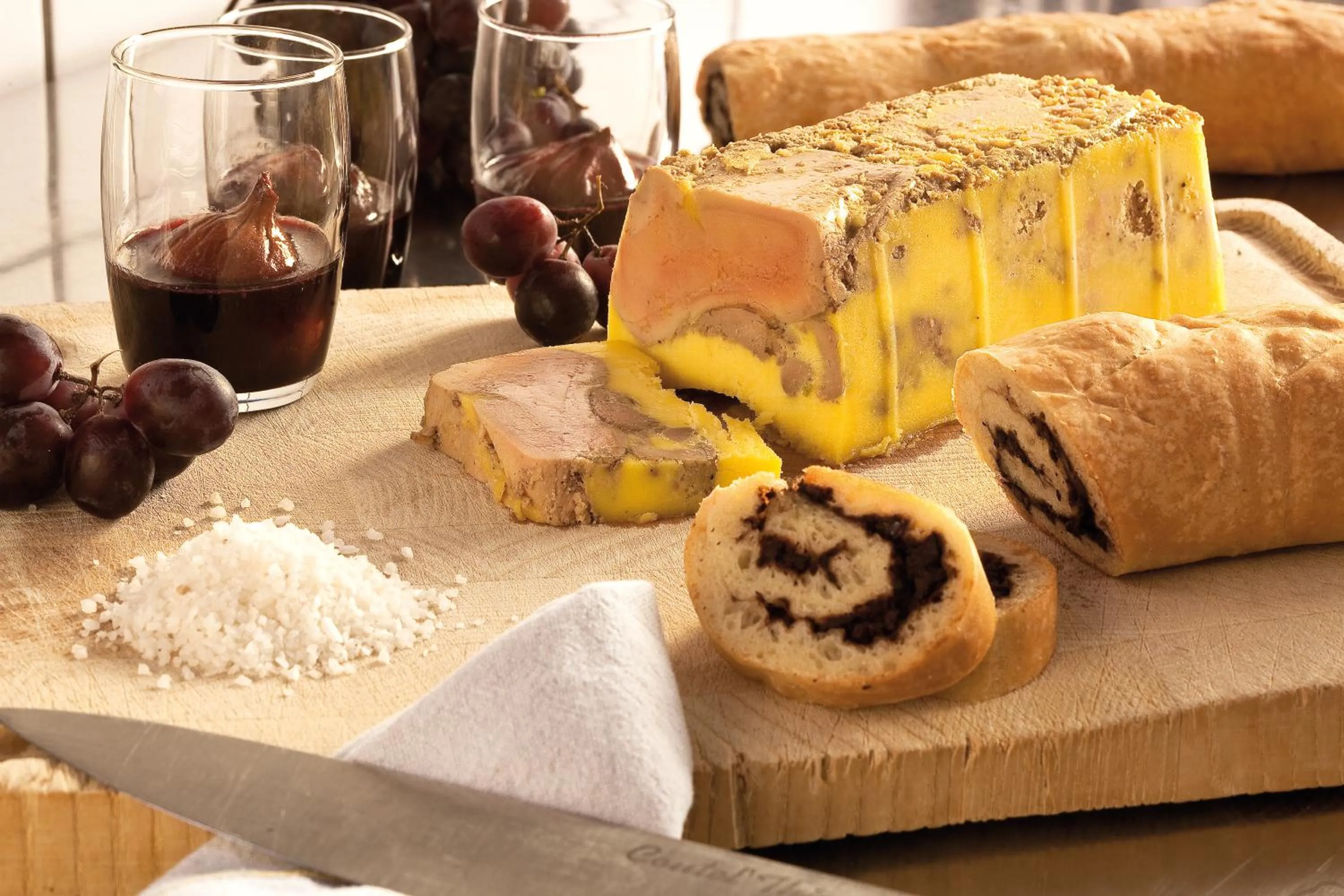 Food and drinks in Logis Hôtel Restaurant Azalées