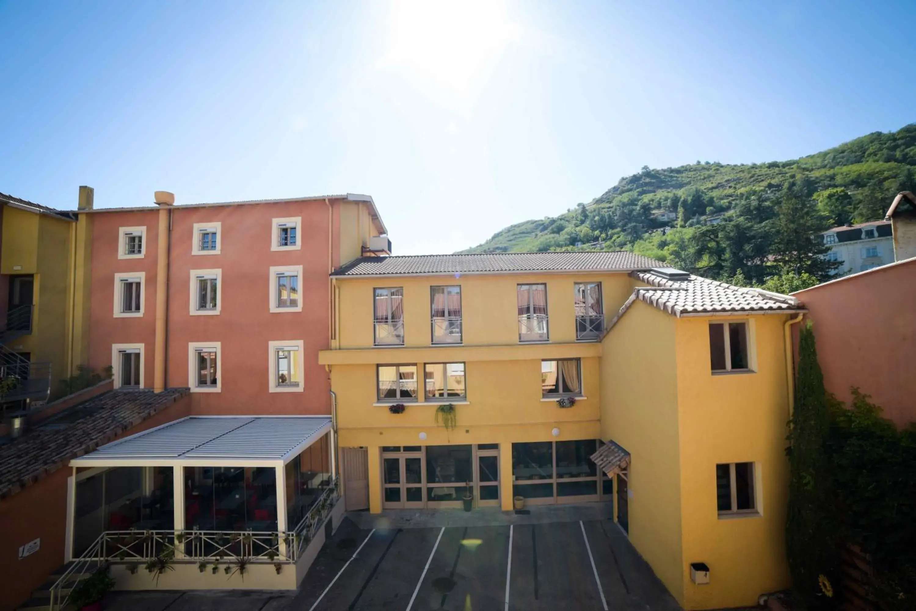 Property building in Logis Hôtel Restaurant Azalées Property building in Logis Hôtel Restaurant Azalées