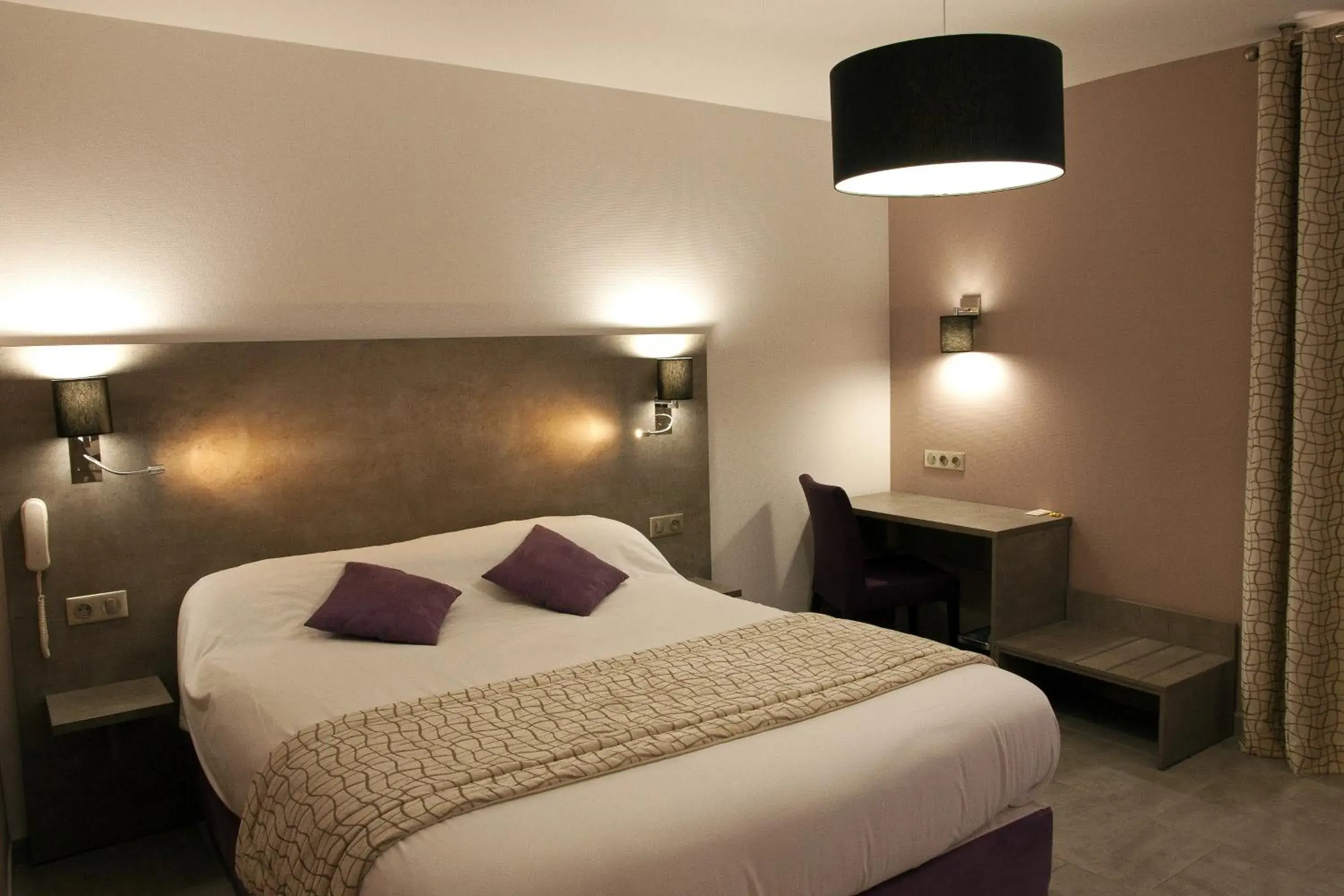 Photo of the whole room, Bed in Logis Hôtel Restaurant Azalées Photo of the whole room, Bed in Logis Hôtel Restaurant Azalées