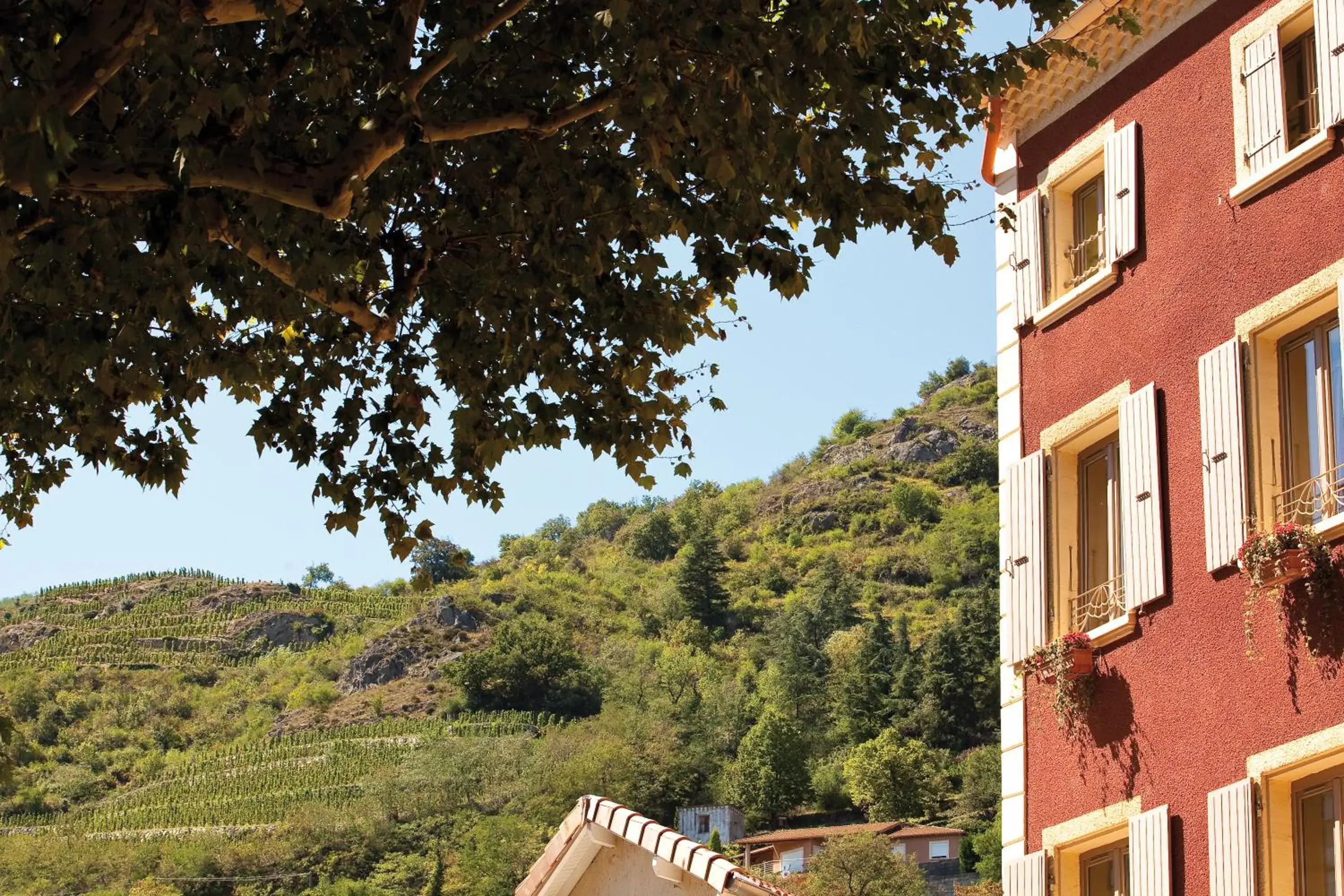 Facade/entrance in Logis Hôtel Restaurant Azalées Facade/entrance in Logis Hôtel Restaurant Azalées