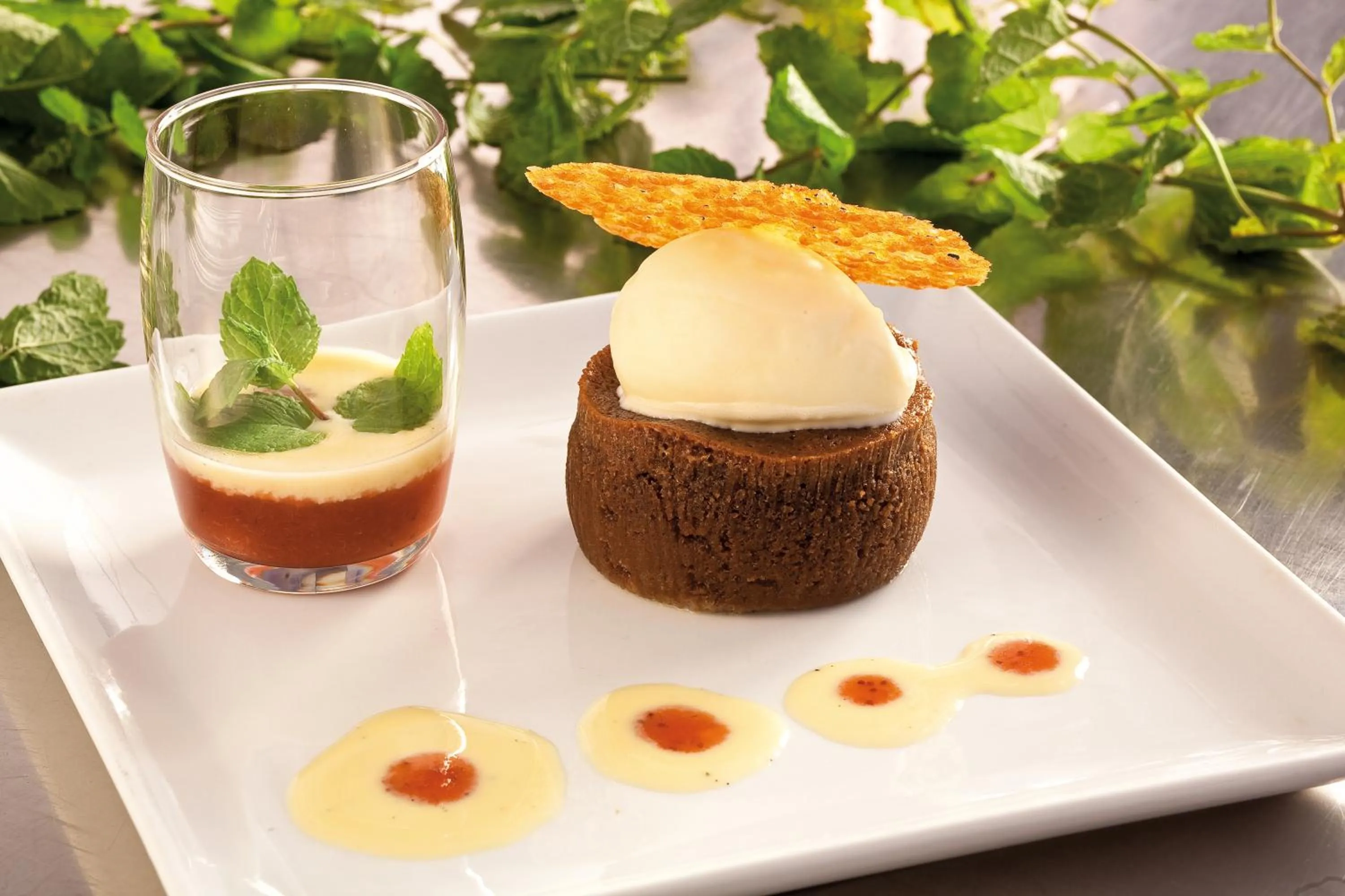 Food and drinks in Logis Hôtel Restaurant Azalées