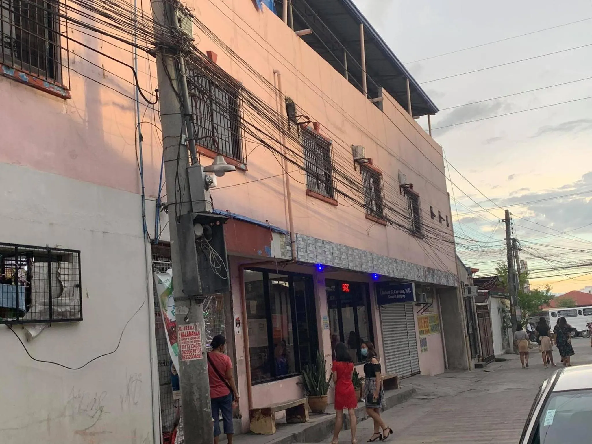 Facade/entrance in RGC Residences