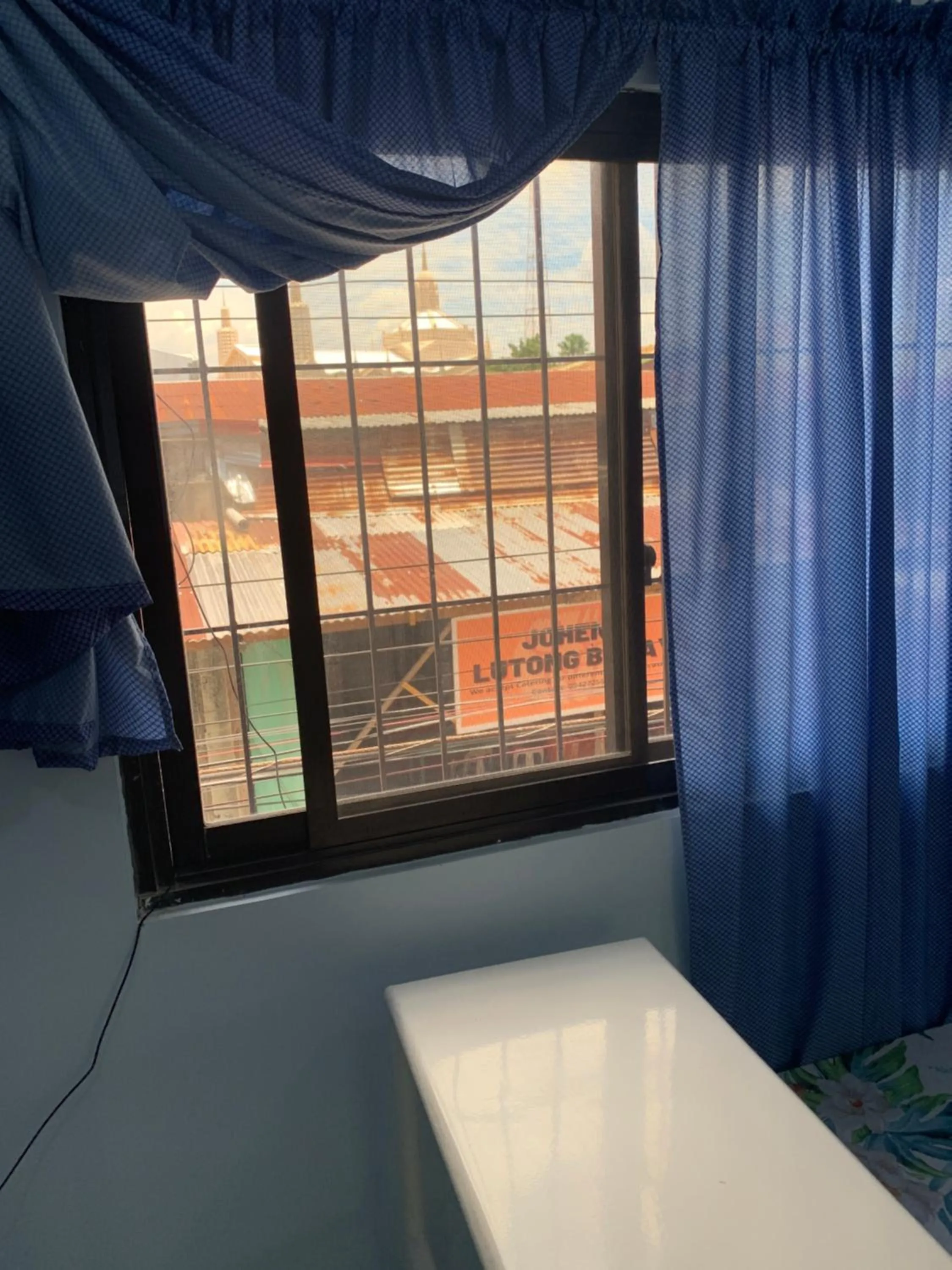 Neighbourhood, Bed in RGC Residences
