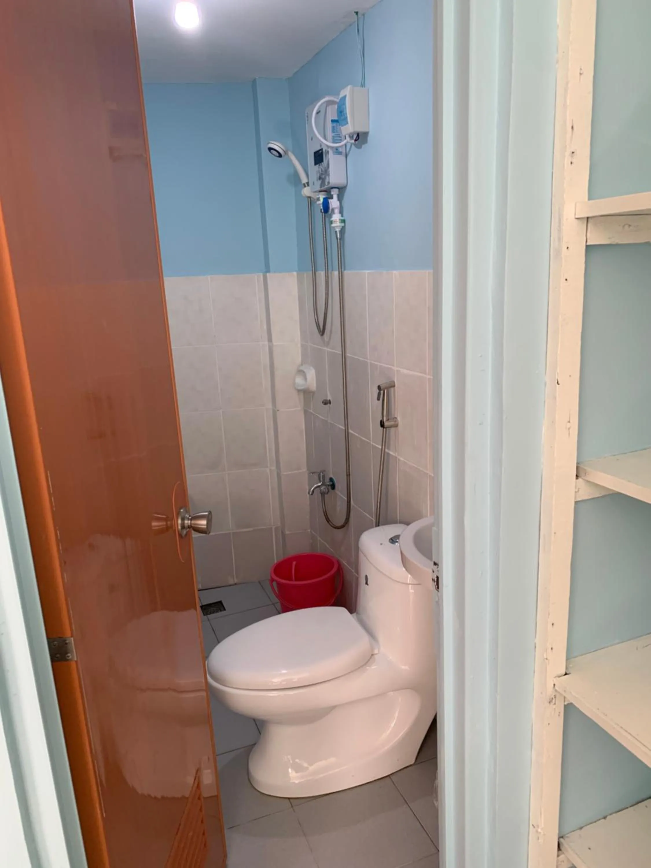 Toilet in RGC Residences