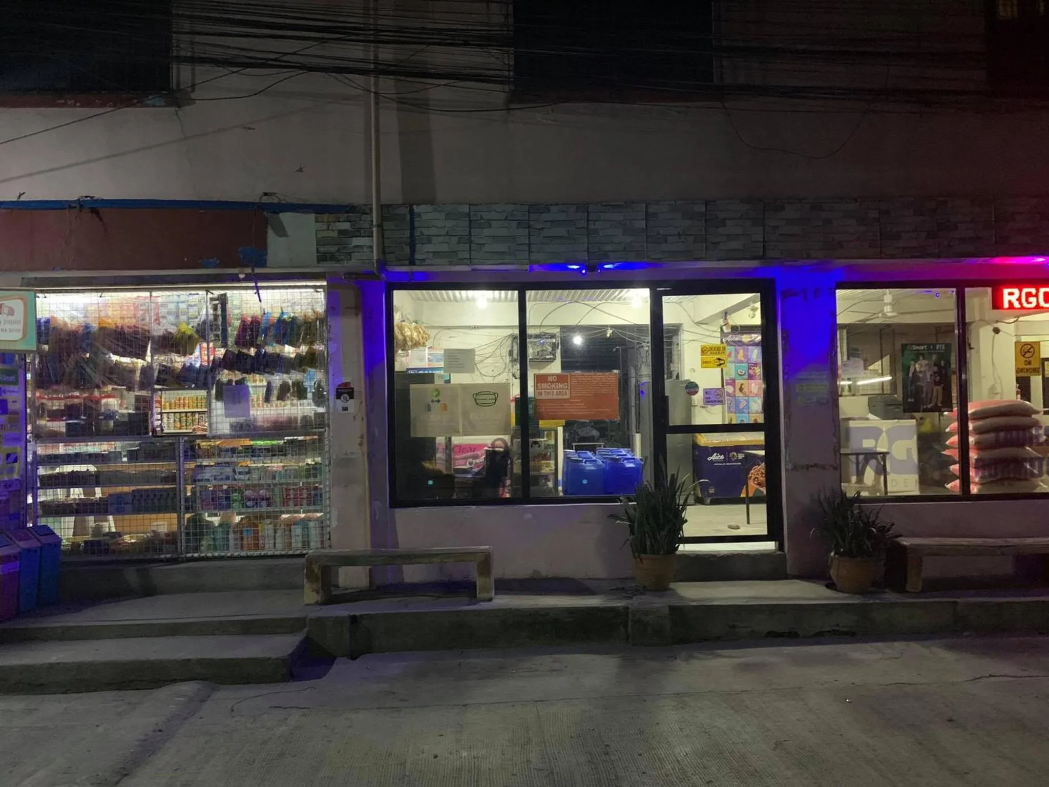 Facade/entrance in RGC Residences