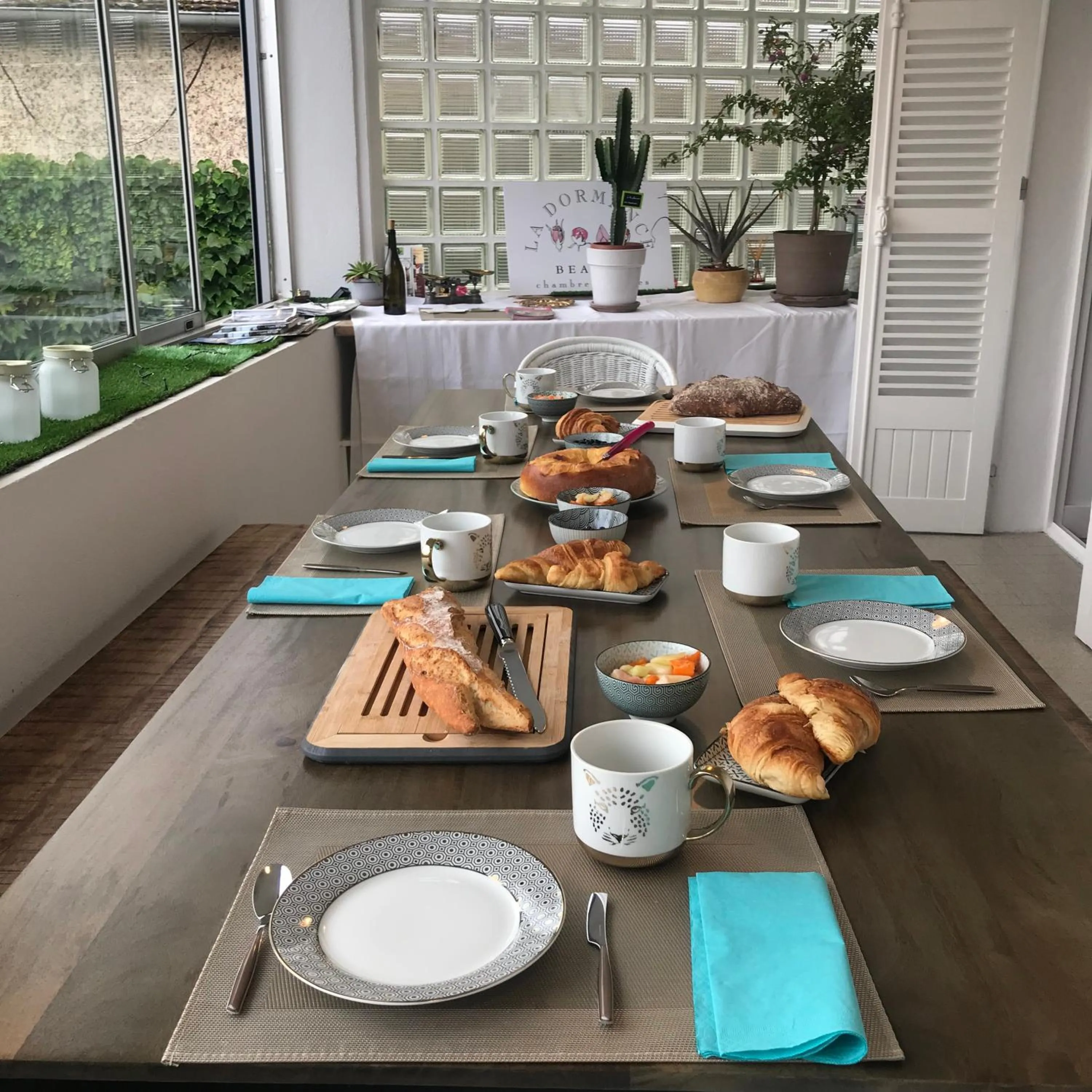 Continental breakfast in La Dormance