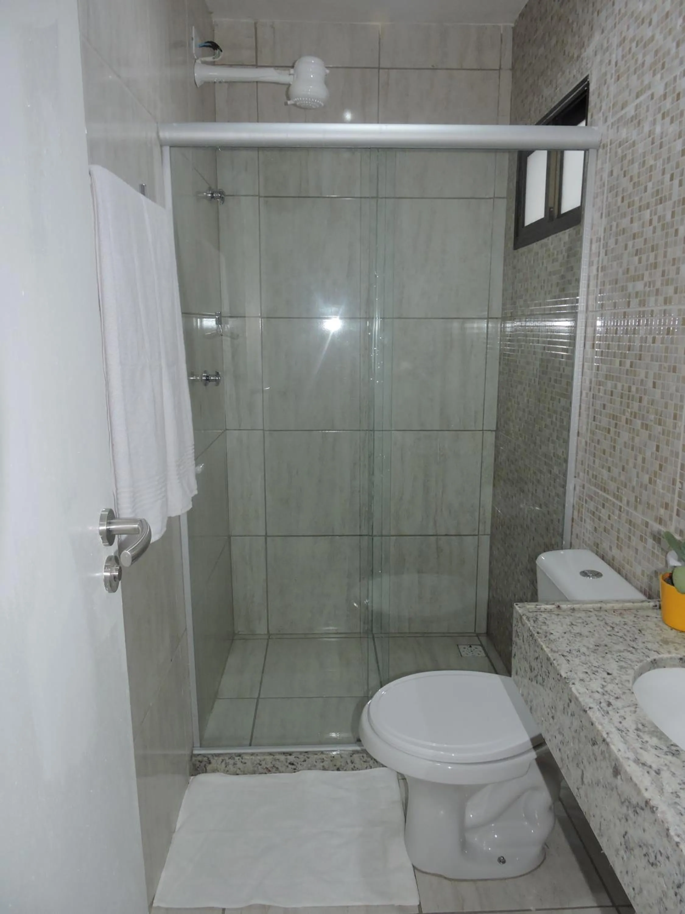 Shower in Pousada Praia de Porto