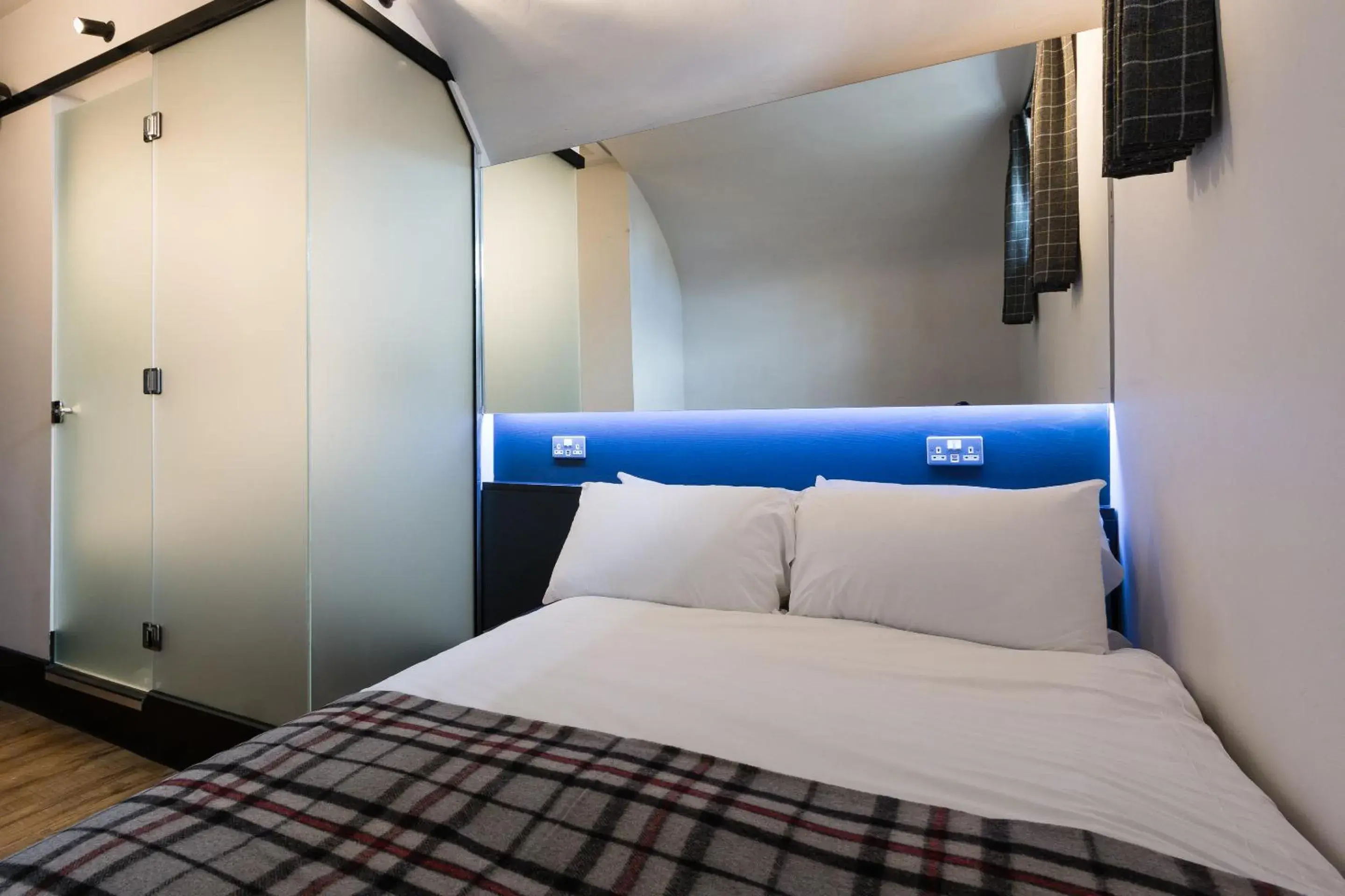 Double Room with Ensuite Bathroom in CoDE Pod – The CoURT - Edinburgh Double Room with Ensuite Bathroom in CoDE Pod – The CoURT - Edinburgh