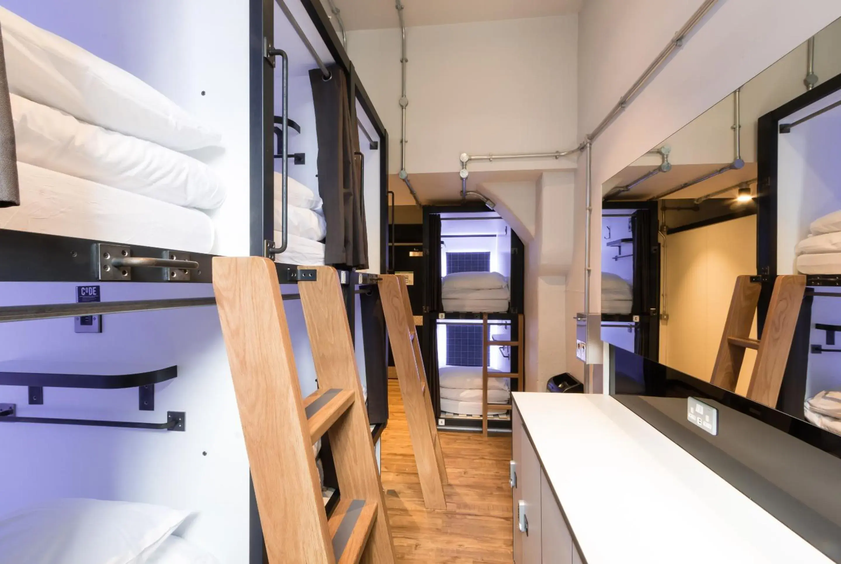 Pod in a 8-bed Mixed Dormitory in CoDE Pod – The CoURT - Edinburgh Pod in a 8-bed Mixed Dormitory in CoDE Pod – The CoURT - Edinburgh