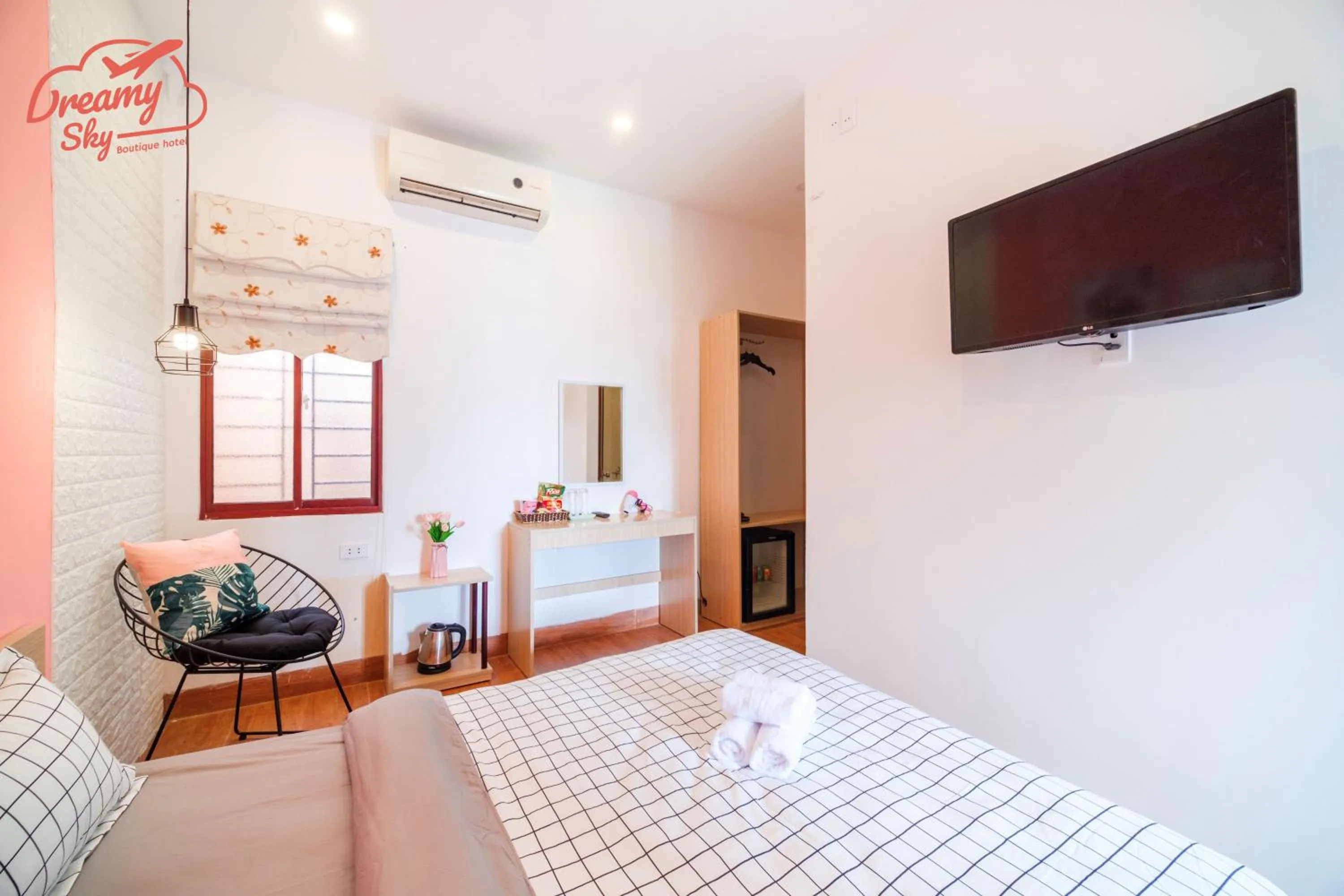 Coffee/tea facilities, Bed in Dreamy Sky - Airport View Boutique Hotel