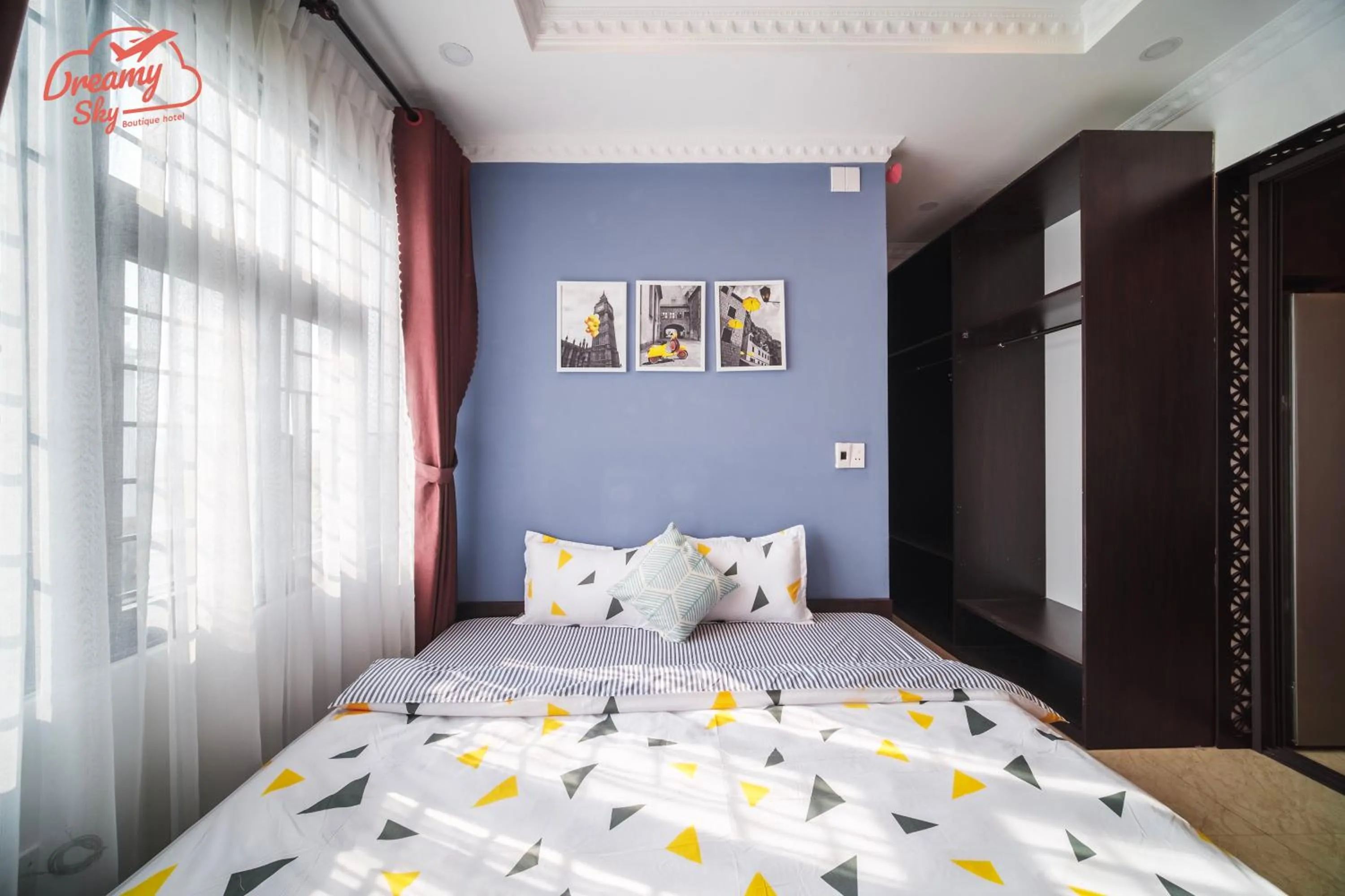 Bed in Dreamy Sky - Airport View Boutique Hotel