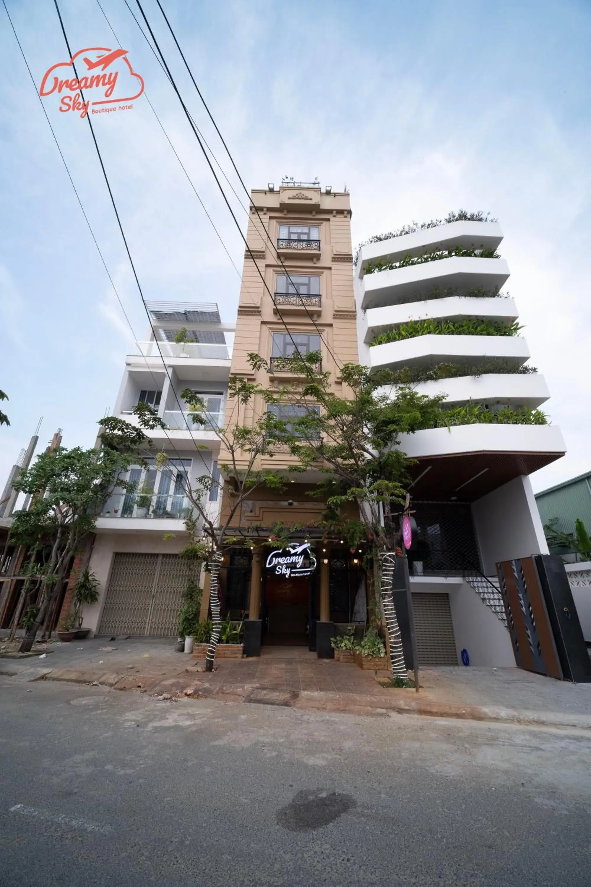 Property building in Dreamy Sky - Airport View Boutique Hotel Property building in Dreamy Sky - Airport View Boutique Hotel