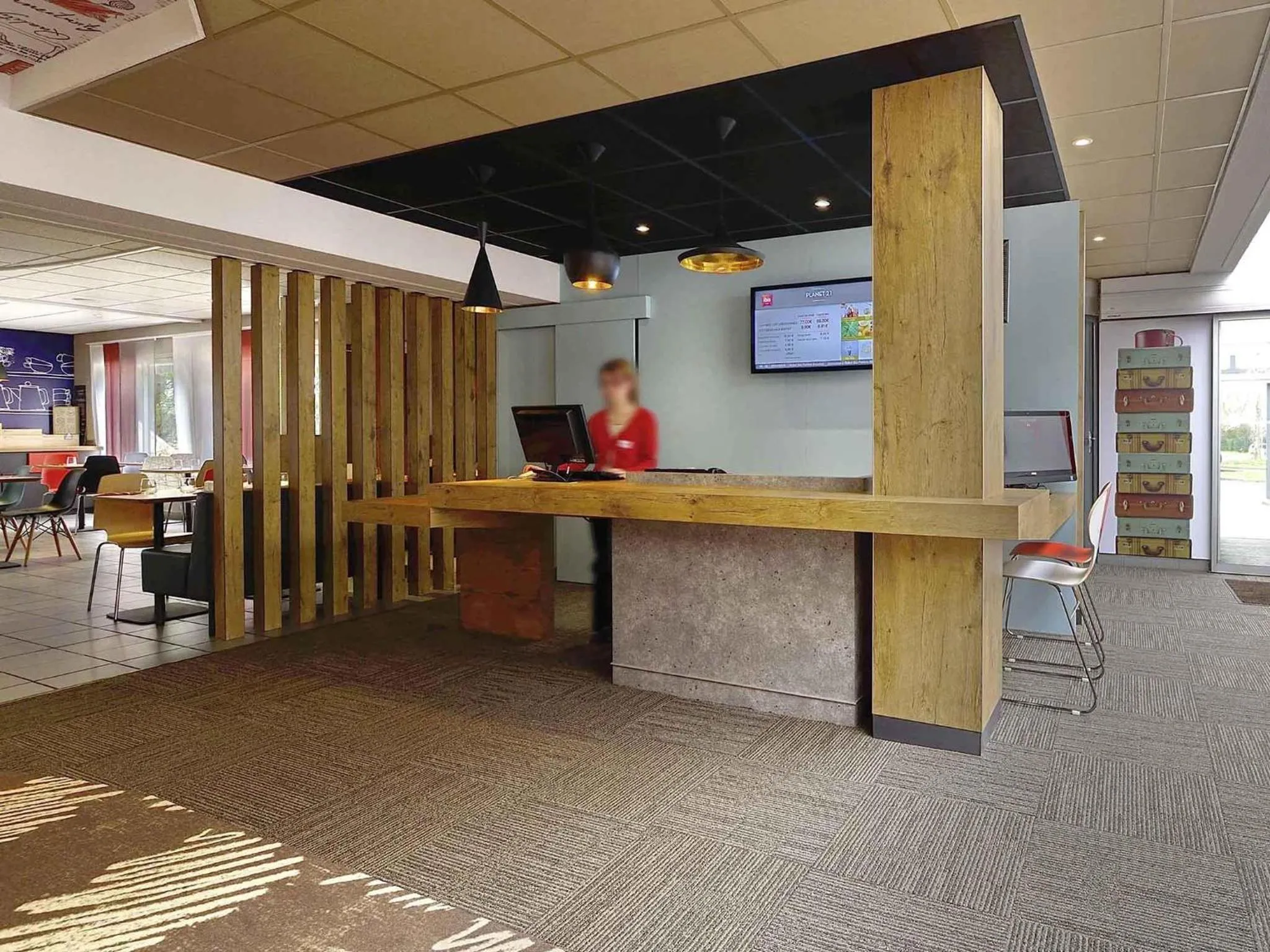 Lounge or bar in ibis Poitiers Beaulieu