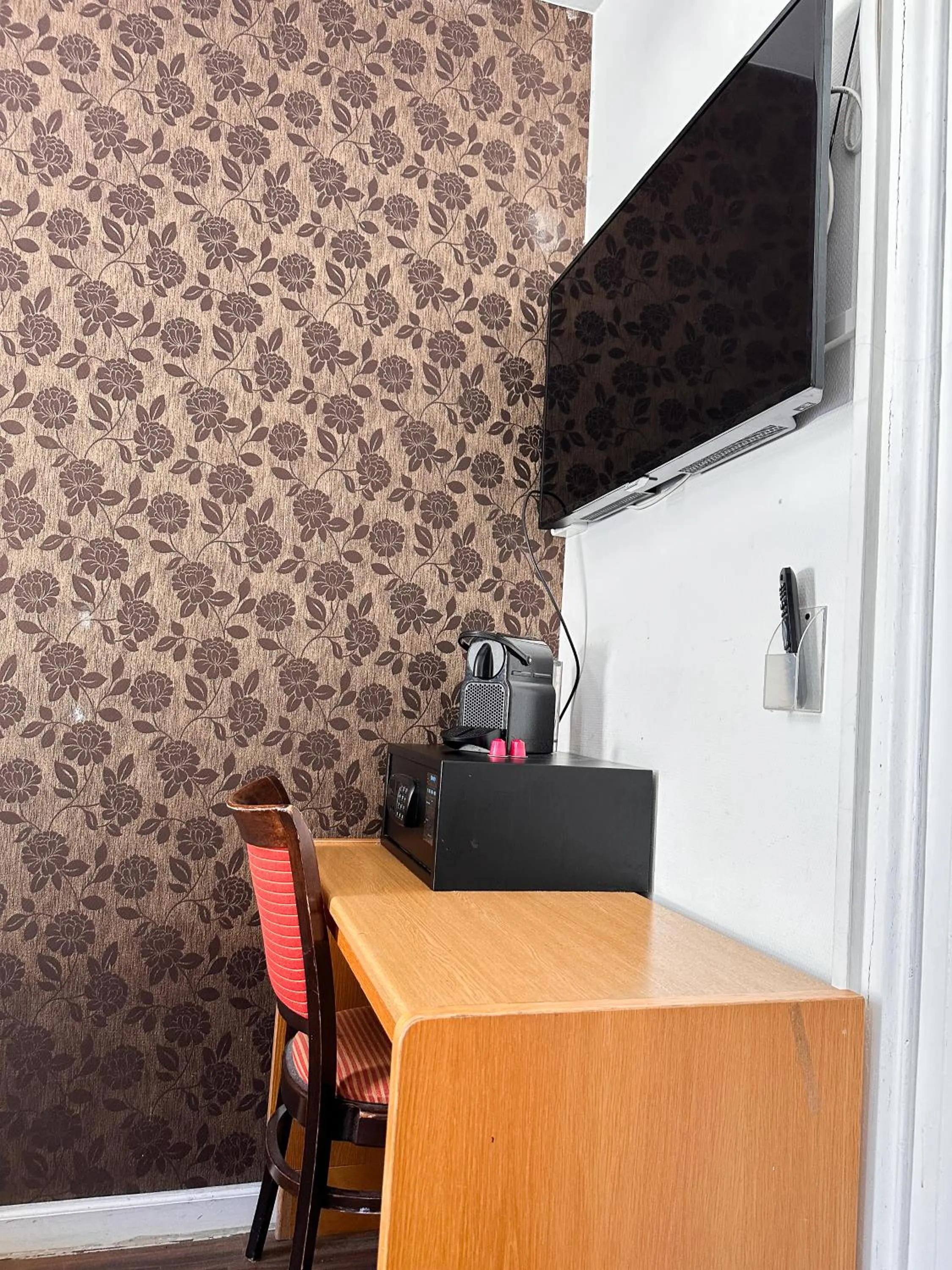 TV and multimedia in Hotel Amsterdam Inn