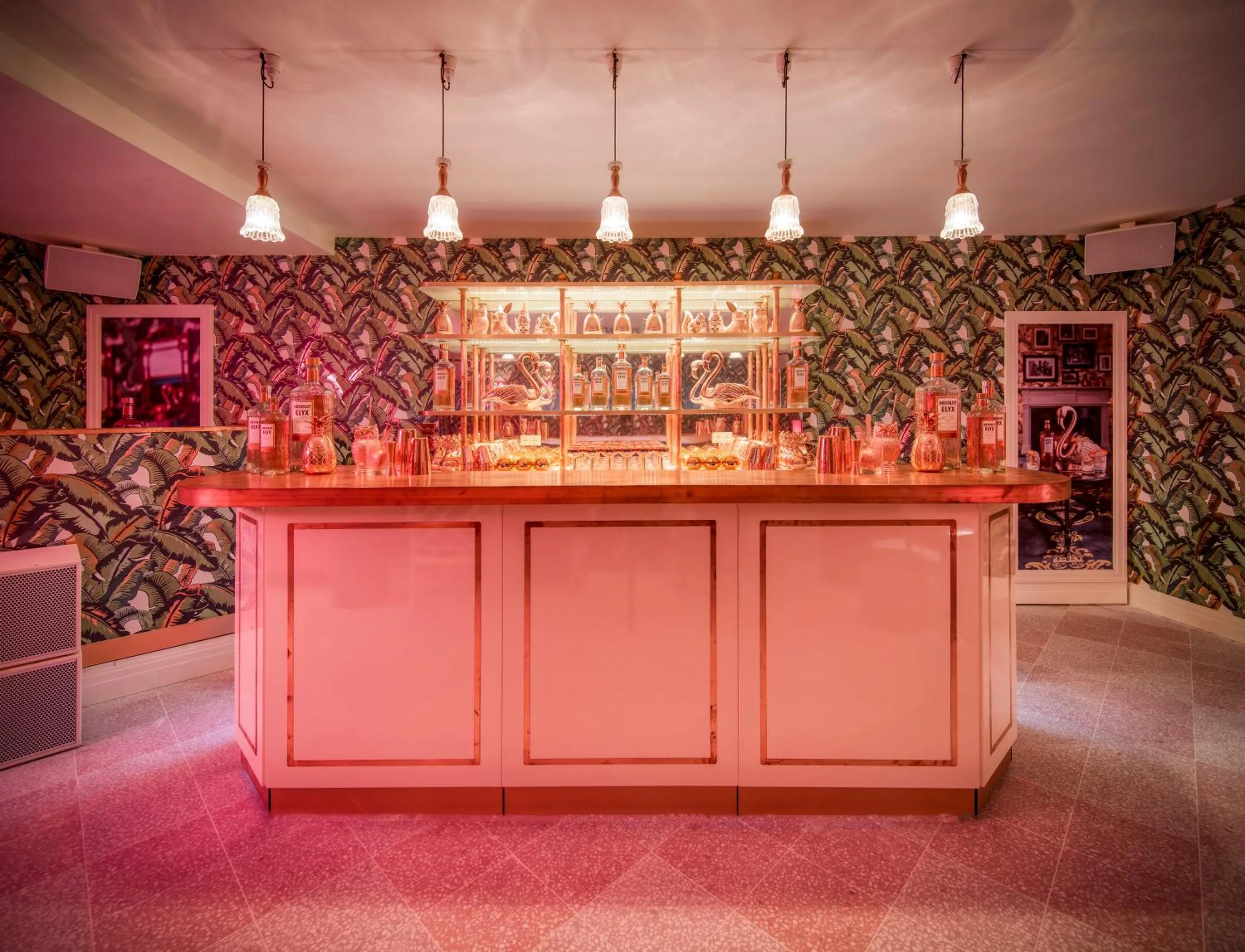 Lounge or bar in Wi-Ki-Woo Boutique Hotel