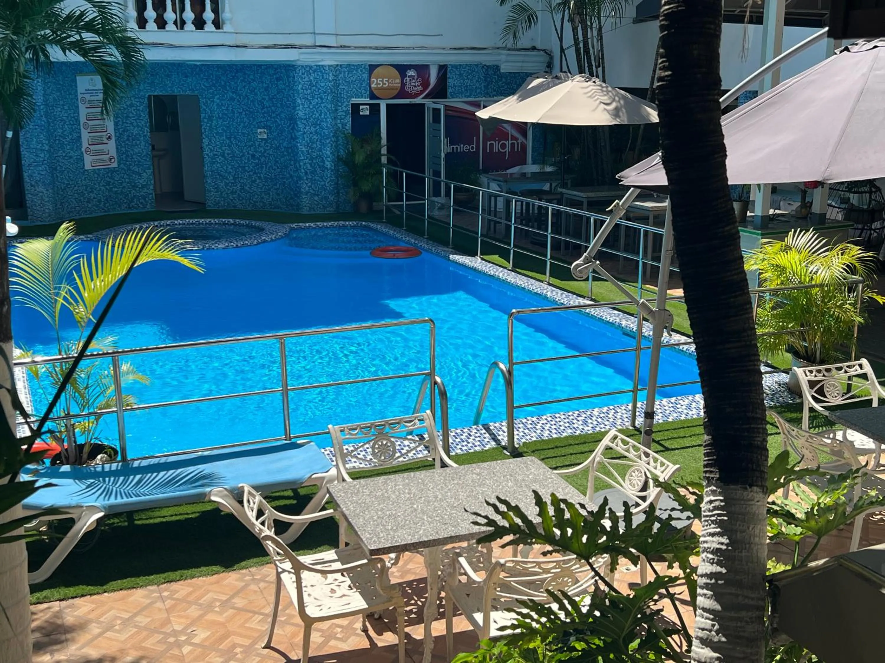 Swimming pool in Hotel La Casona Dorada