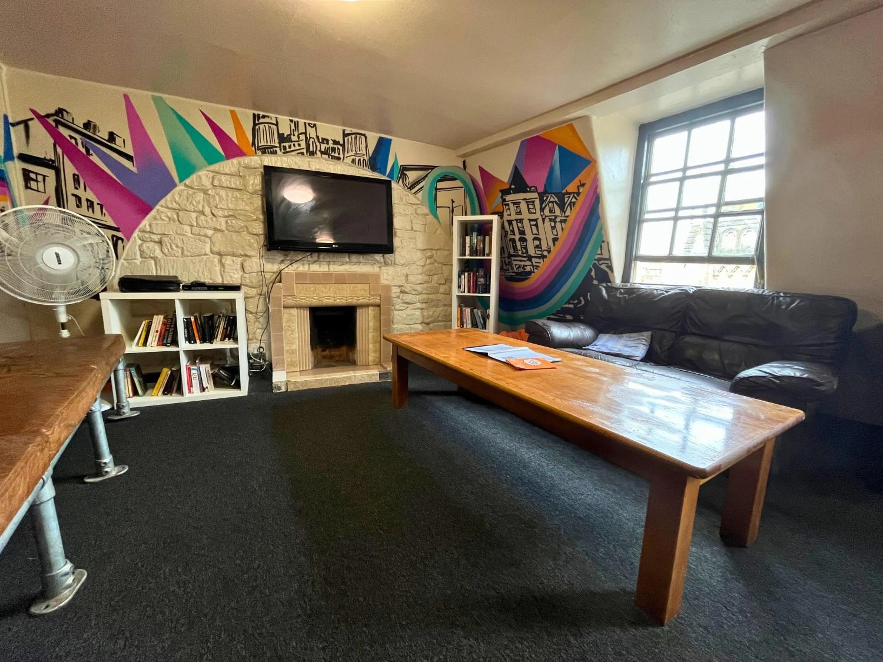 Communal lounge/ TV room in St Christopher's Inn Bath